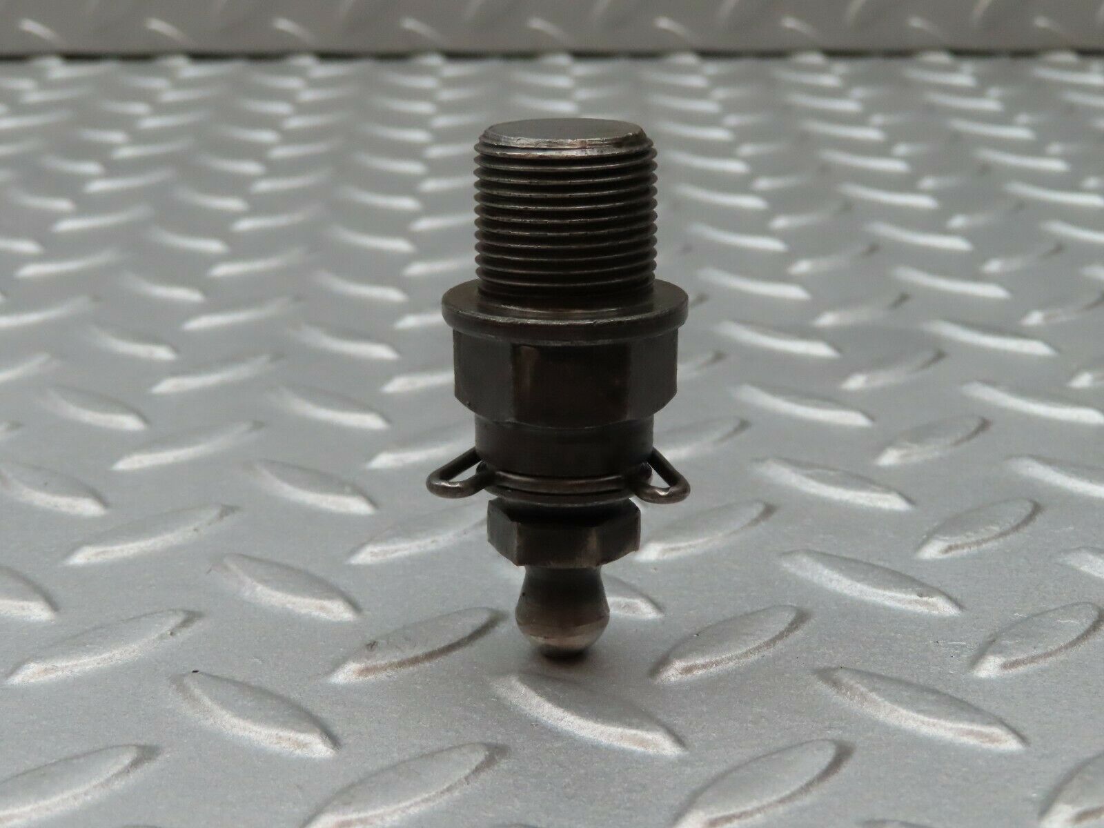 3544 Mercedes-Benz W108 280SE Ball Studs For Rocker Arm Mounting (Timing)