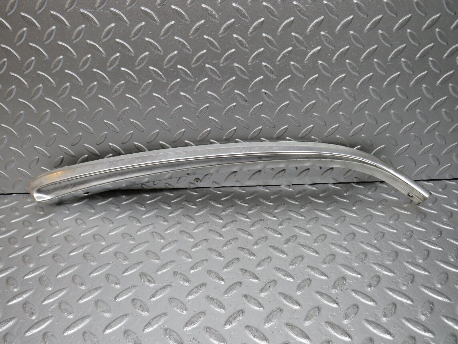 0084 Mercedes-Benz W116 350SE Roof Chrome Moulding Trim Right Side