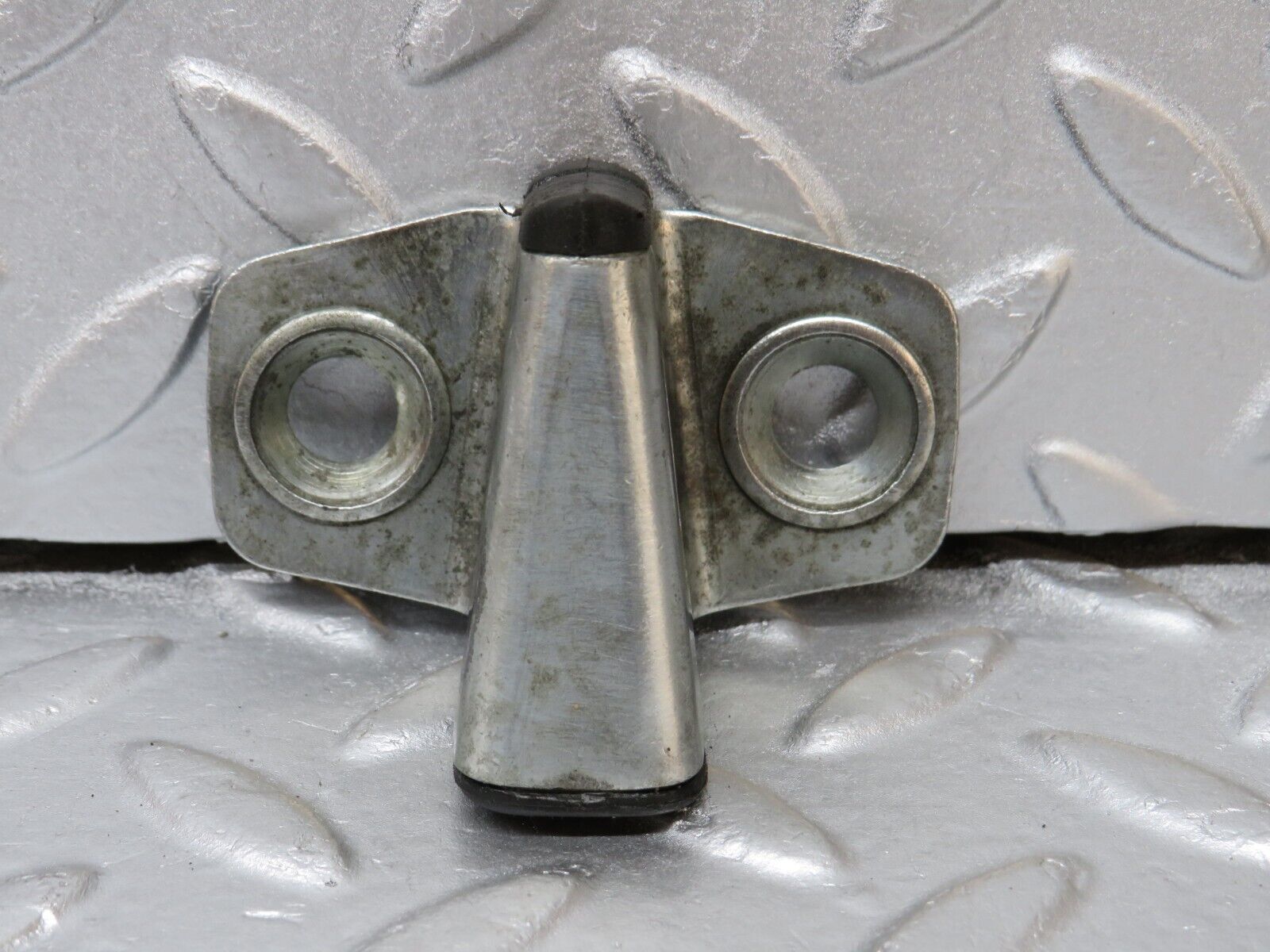 39511 Mercedes-Benz R129 320SL Coupe Door Lock Latch