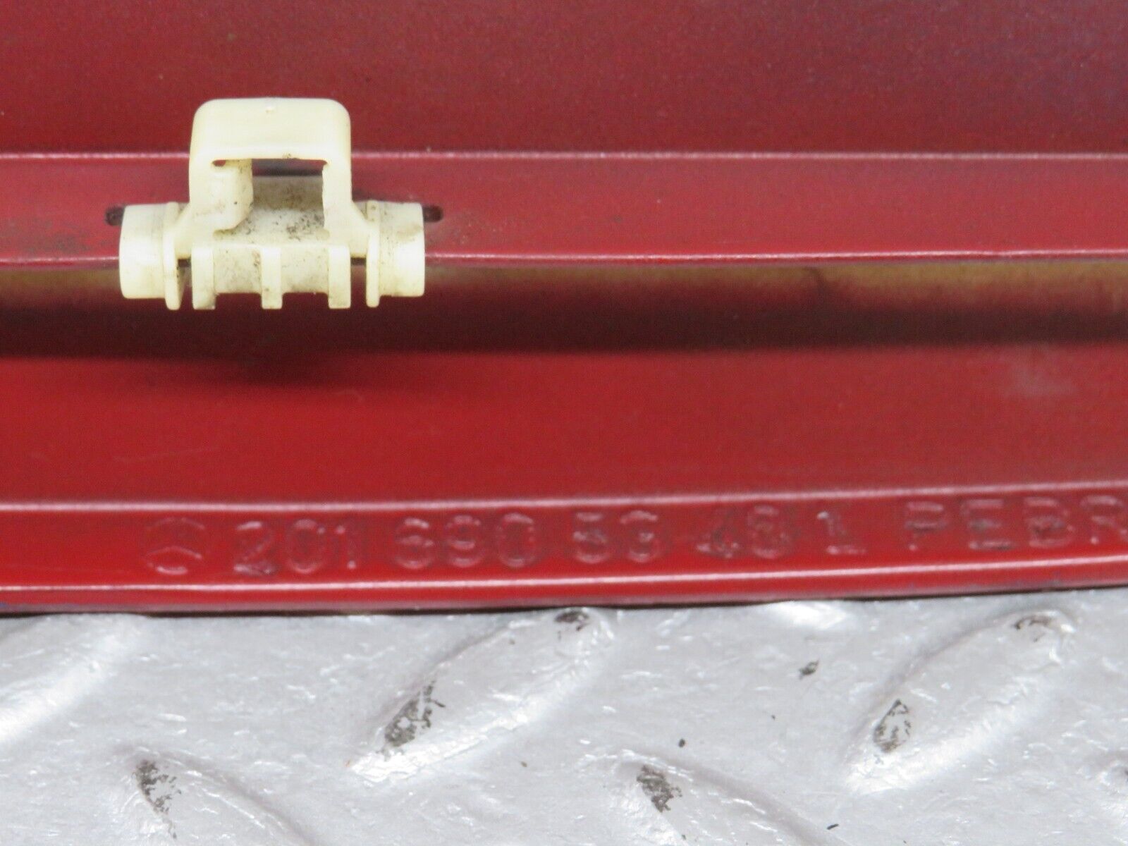 38693 Mercedes-Benz W201 190E 2.6L Front Left Fender Wing Moulding Trim 2016905340