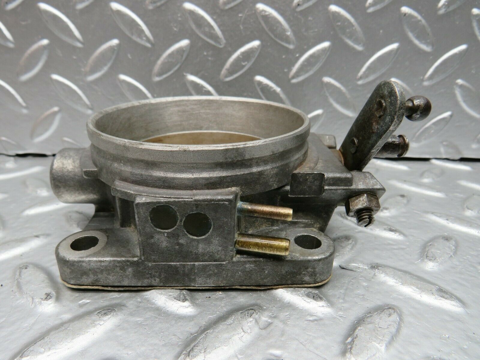 24069 Mercedes-Benz W123 280E Throttle Body Valve