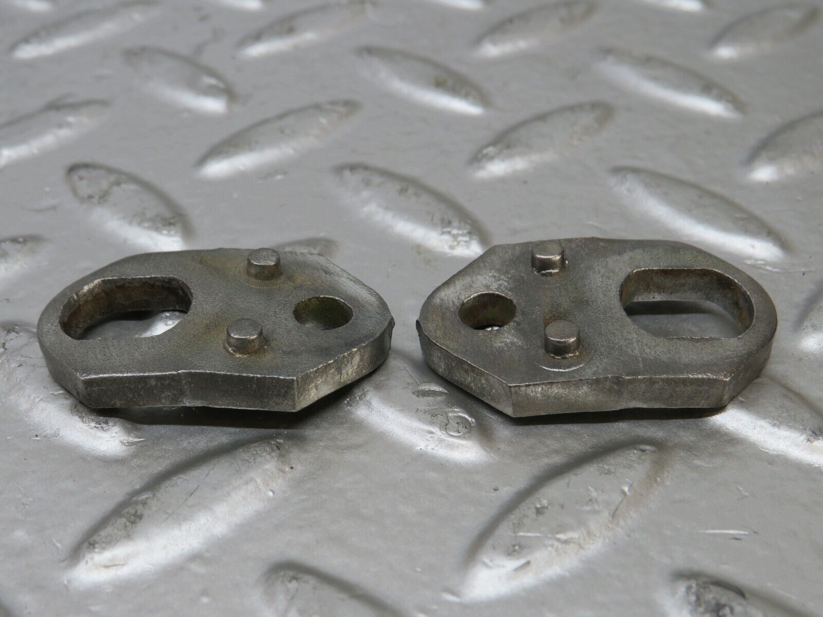 26259 Mercedes-Benz W116 450SE Fuel Injector Bracket 2 pcs