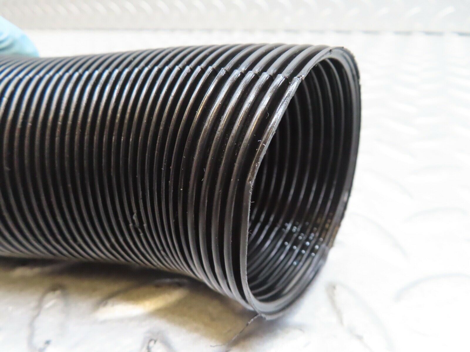 16832 Mercedes-Benz C123 280CE Coupe Dash Air Vent Pipe