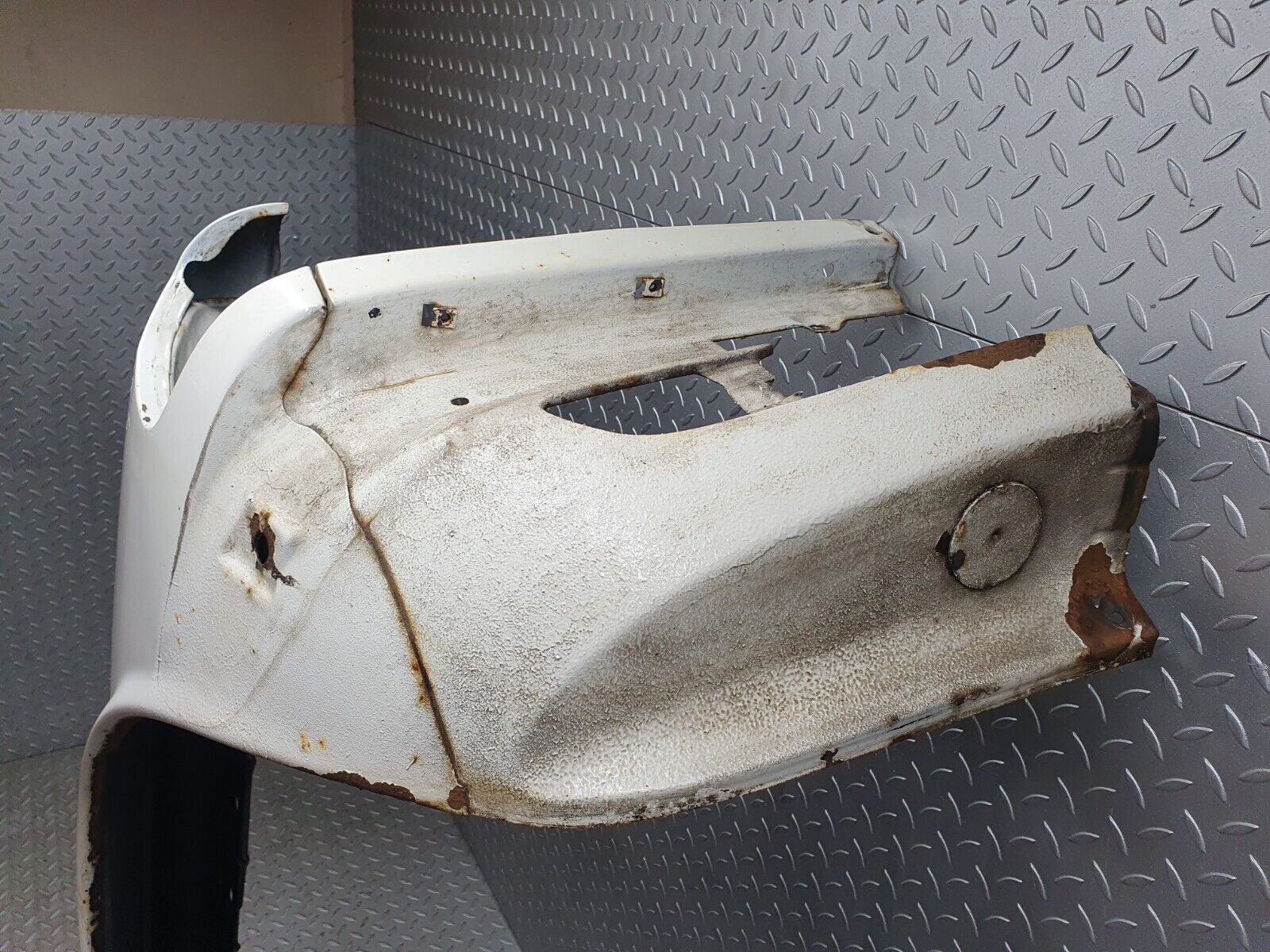 40809 Mercedes-Benz W123 300D Front Right Wing Fender