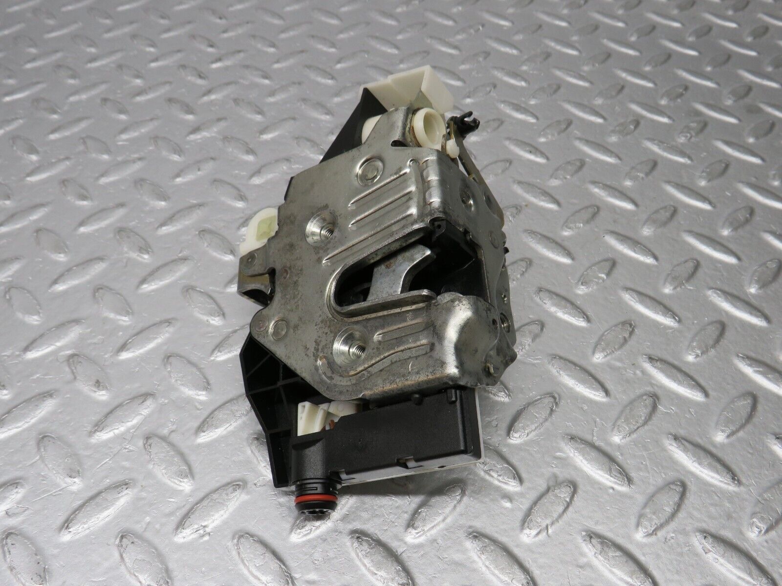 38348 Mercedes-Benz R129 280SL Coupe Left Door Lock Mechanism