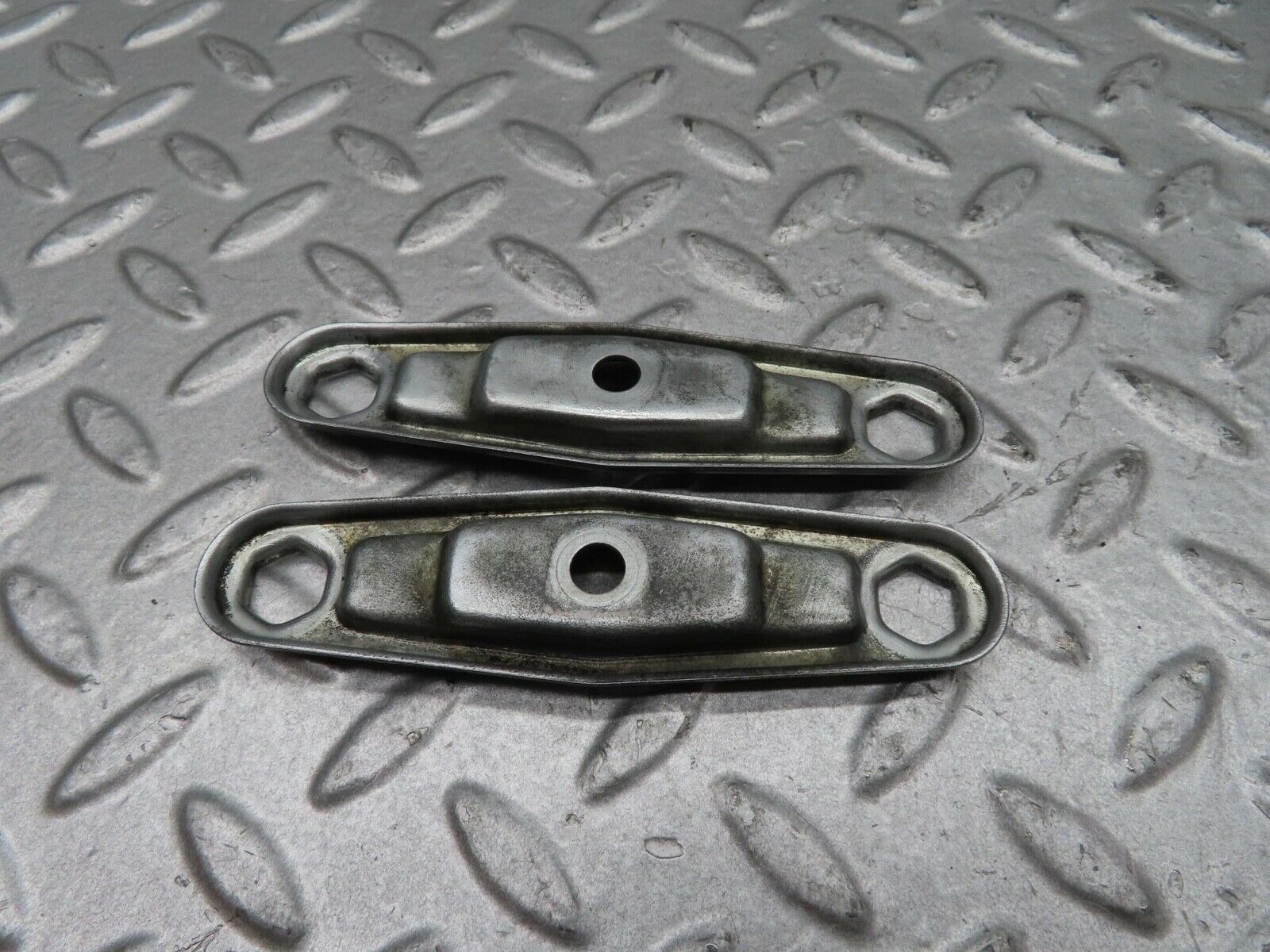 14736 Mercedes-Benz W201 190E Fuel Injector Bracket