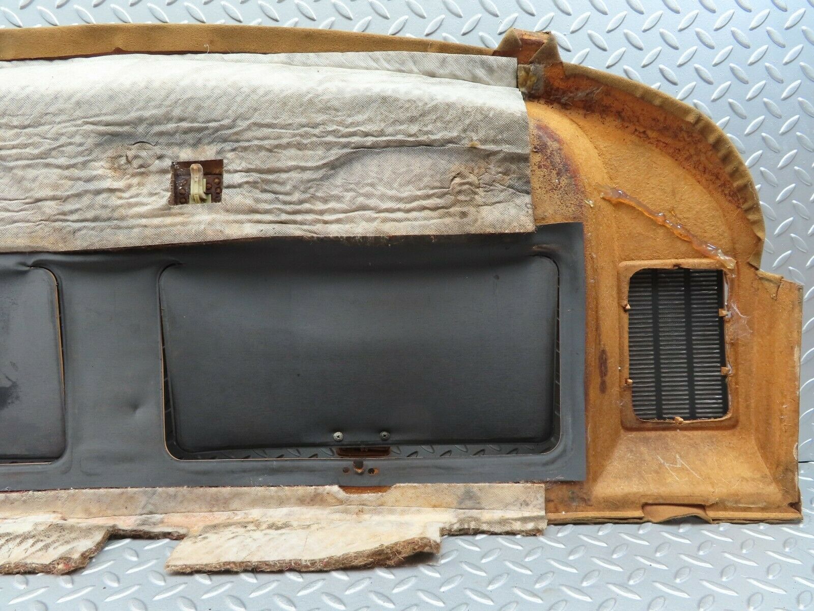 6326 Mercedes-Benz W126 380SE Rear Parcel Shelf