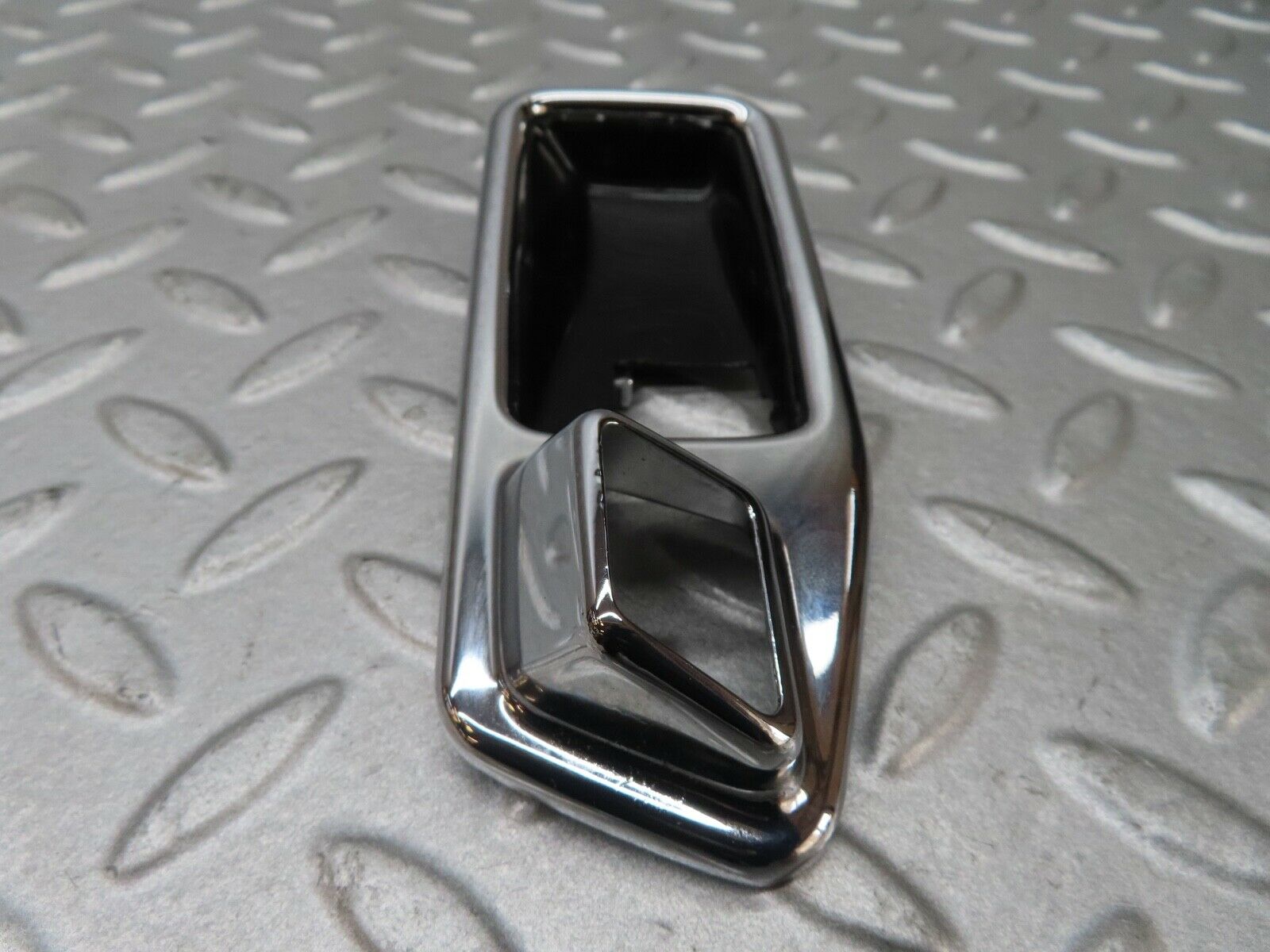 17574 Mercedes-Benz W116 450SEL Chrome Frame For Door Opener Left 1167660111