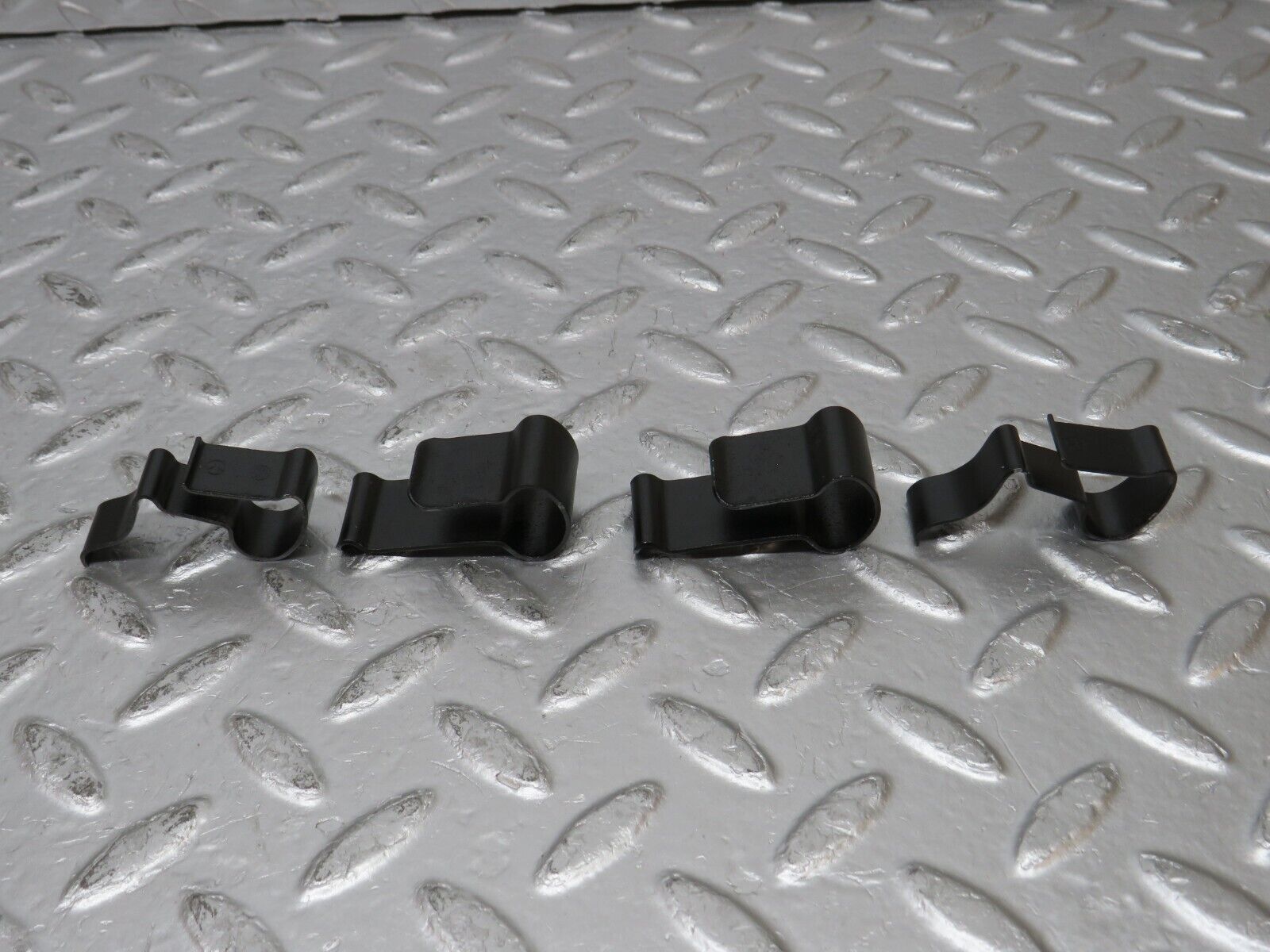 31542 Mercedes-Benz S124 220TE Wagon Radiator Fan Shroud Cover Holder Set