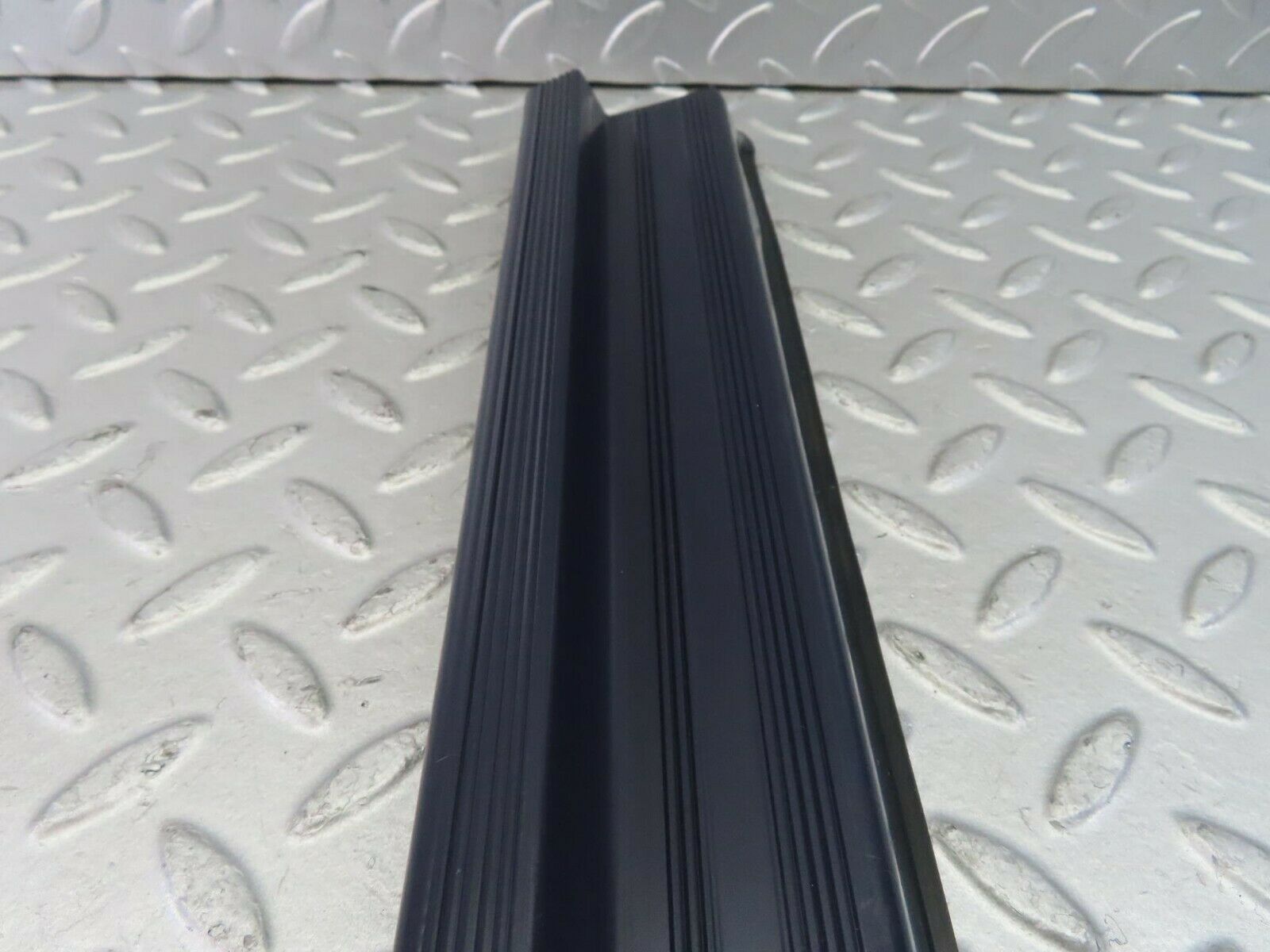 10346 Mercedes-Benz W201 190E Front Left Door Sill Blue