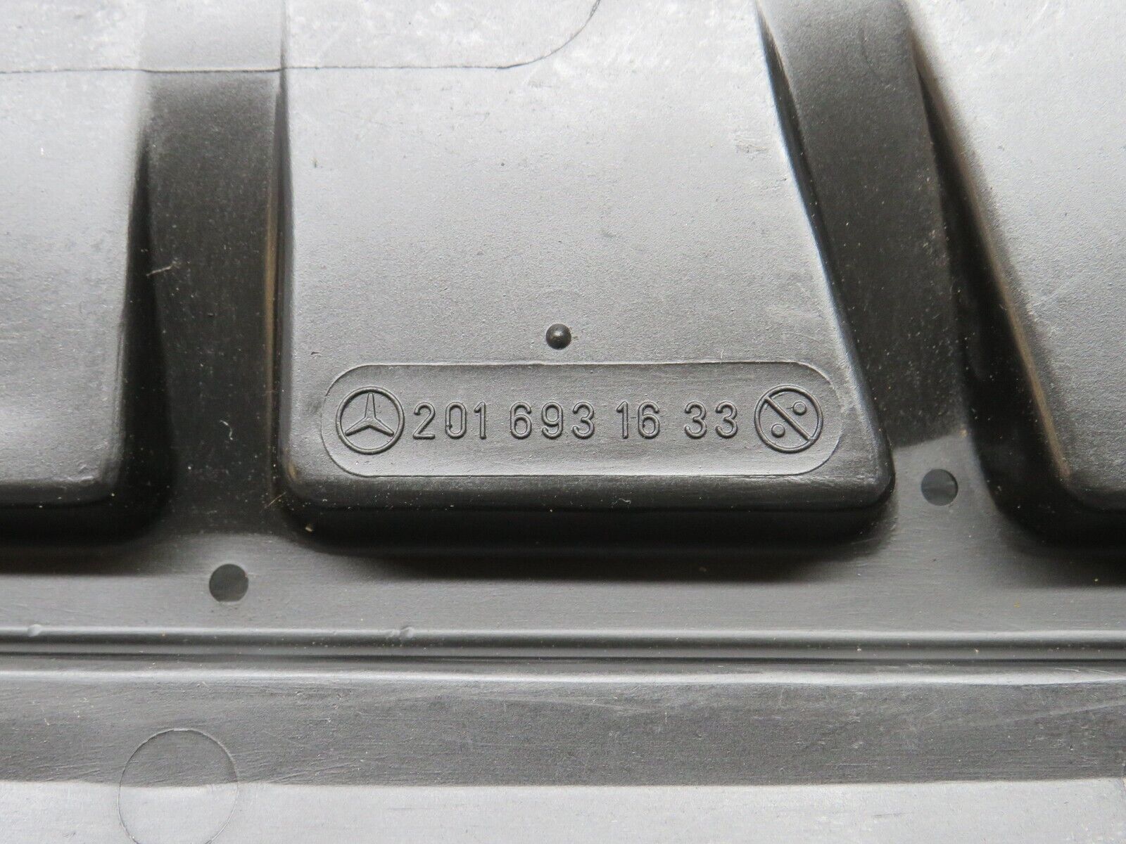 31555 Mercedes-Benz W201 190LE 1.8L Boot Trunk Spare Wheel Cover 2016931633