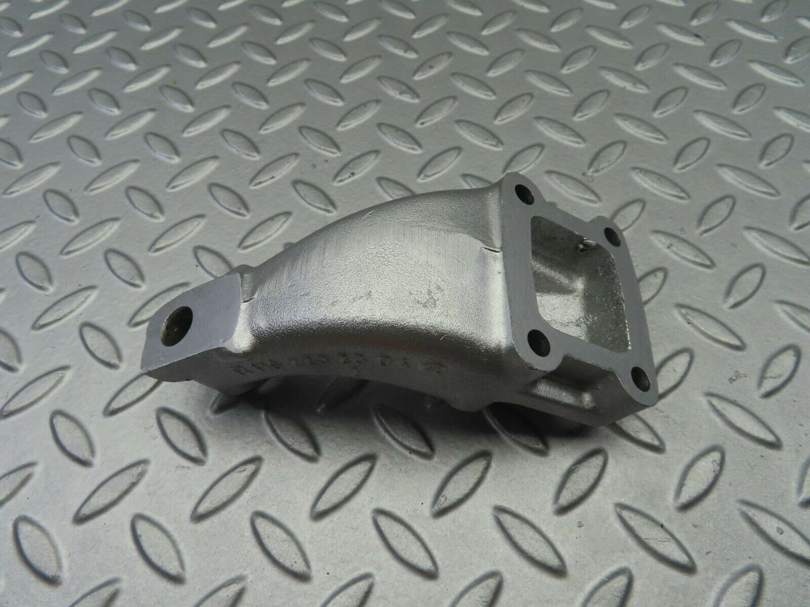 7064 Mercedes-Benz C107 350SLC Coupe Engine Mount Bracket Right Side 1162232304