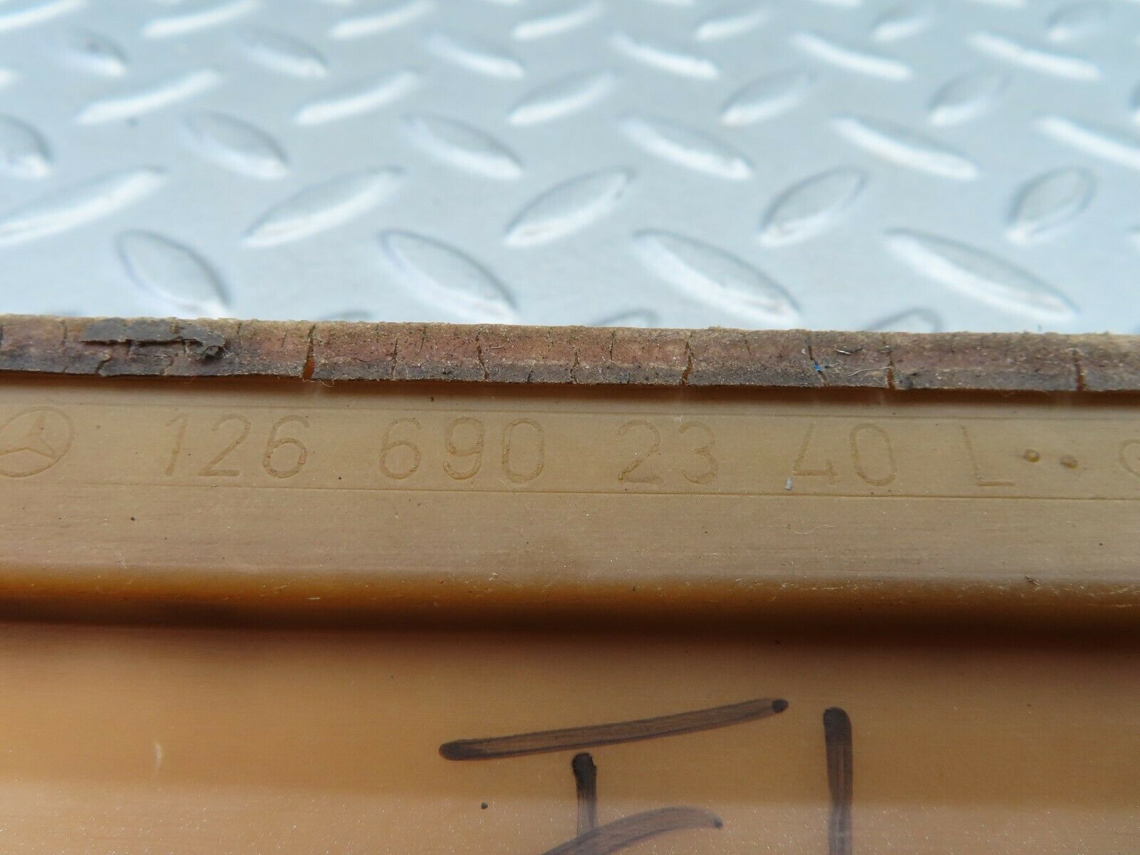 6196 Mercedes-Benz W126 380SE Front Left Door Lower Moulding Trim 1266902340