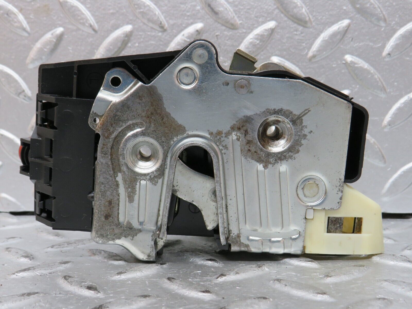 27672 Mercedes-Benz S124 300TE Wagon Rear Left Door Lock Mechanism 1248213551