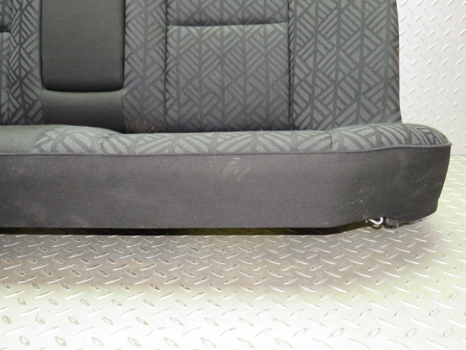 33340 Mercedes-Benz W202 C180 Rear Seat 2029200550 2029202916