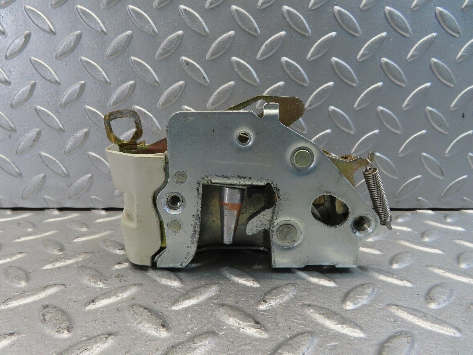 11355 Mercedes-Benz C123 230CE Coupe Right Door Lock Mechanism 1267230208