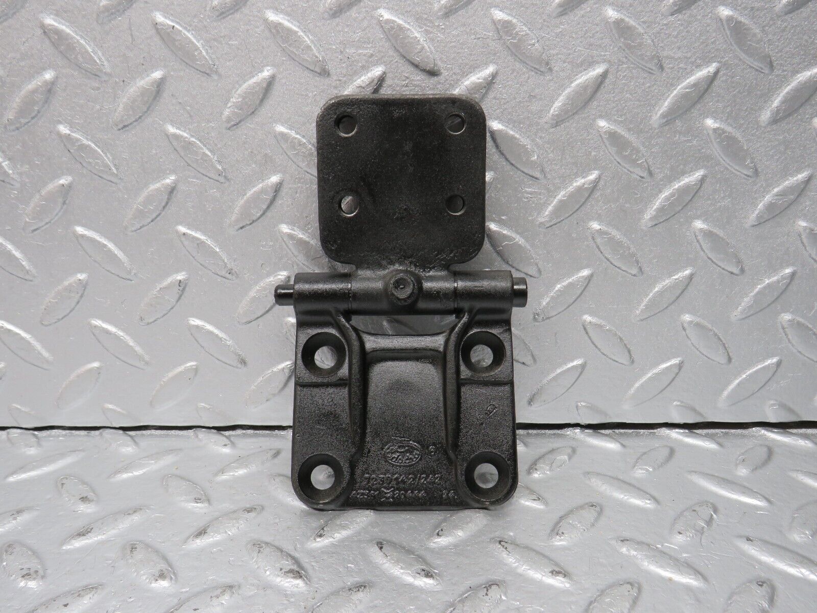 40481 Mercedes-Benz W110 230 Front Right Door Hinge