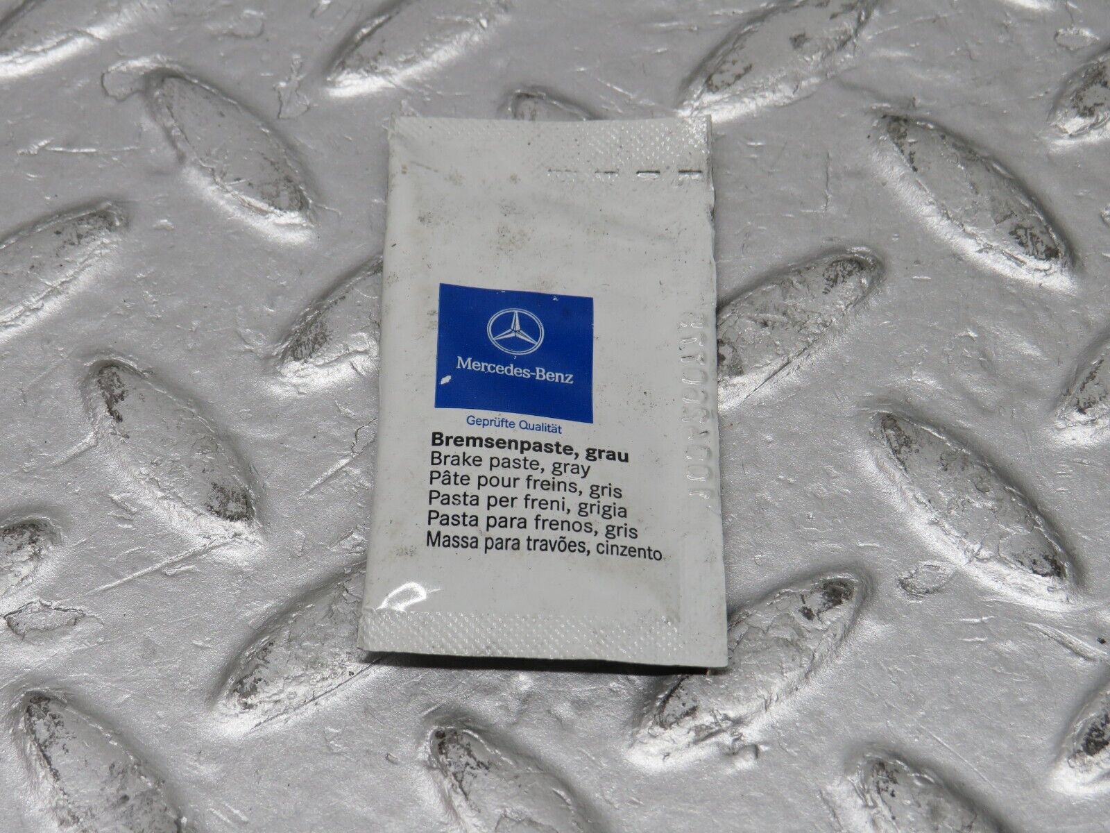 38207 Mercedes-Benz W169 Genuine Front Brake Pads New 1694200720