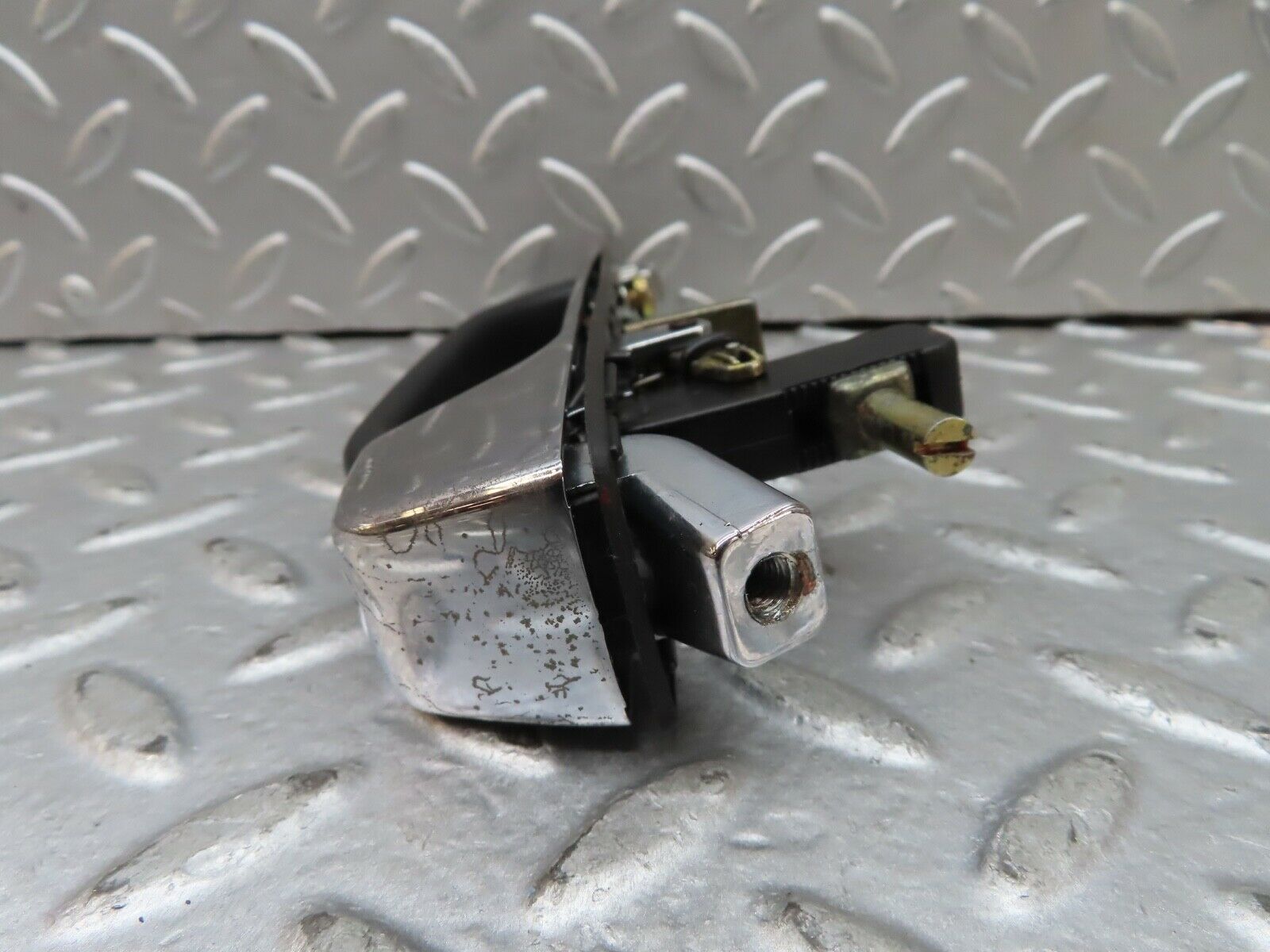 19149 Mercedes-Benz W123 300D Rear Exterior Door Handle 1237600359