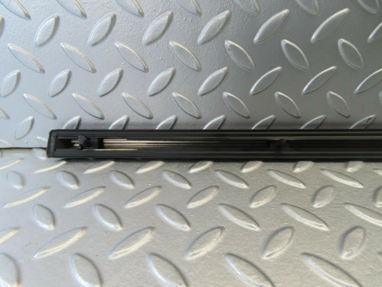 10897 Mercedes-Benz W123 230E Front Right Door Centre Moulding Trim