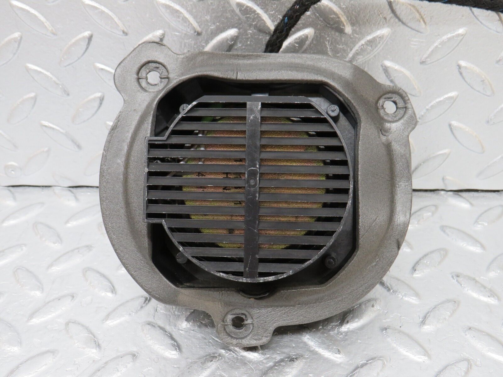 34722 Mercedes-Benz W210 320E Rear Right Door Speaker 2108274014 2108273614