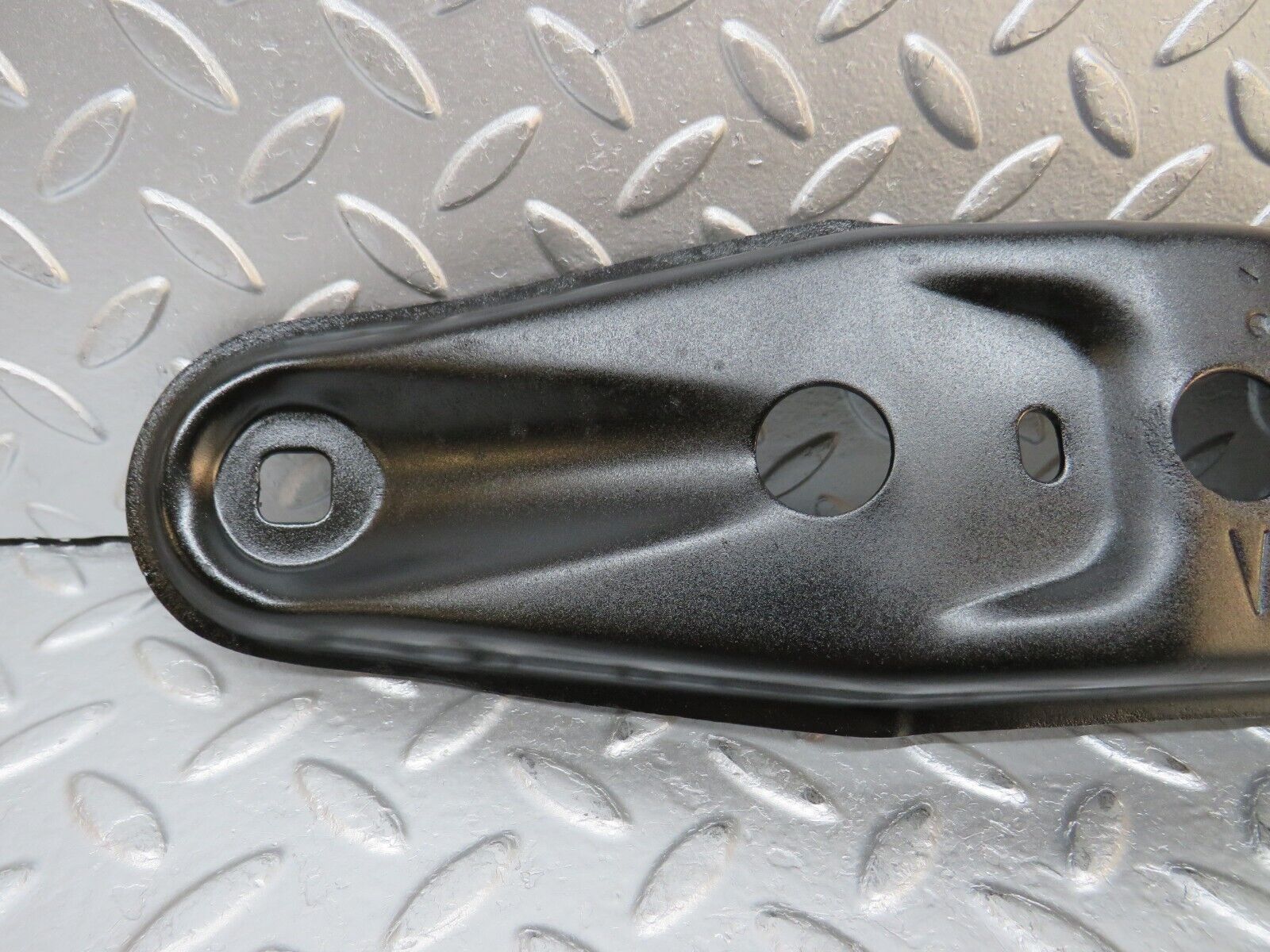 31427 Mercedes-Benz S124 220TE Wagon Gearbox Mount Bracket