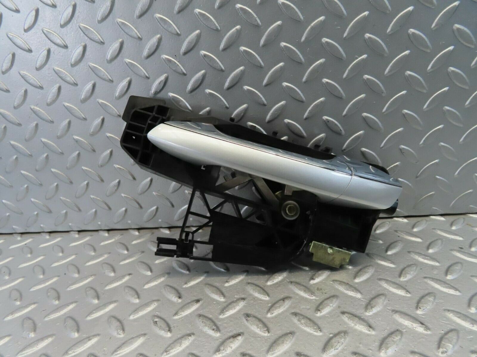 11174 Mercedes-Benz W221 S320 Rear Left Door Handle