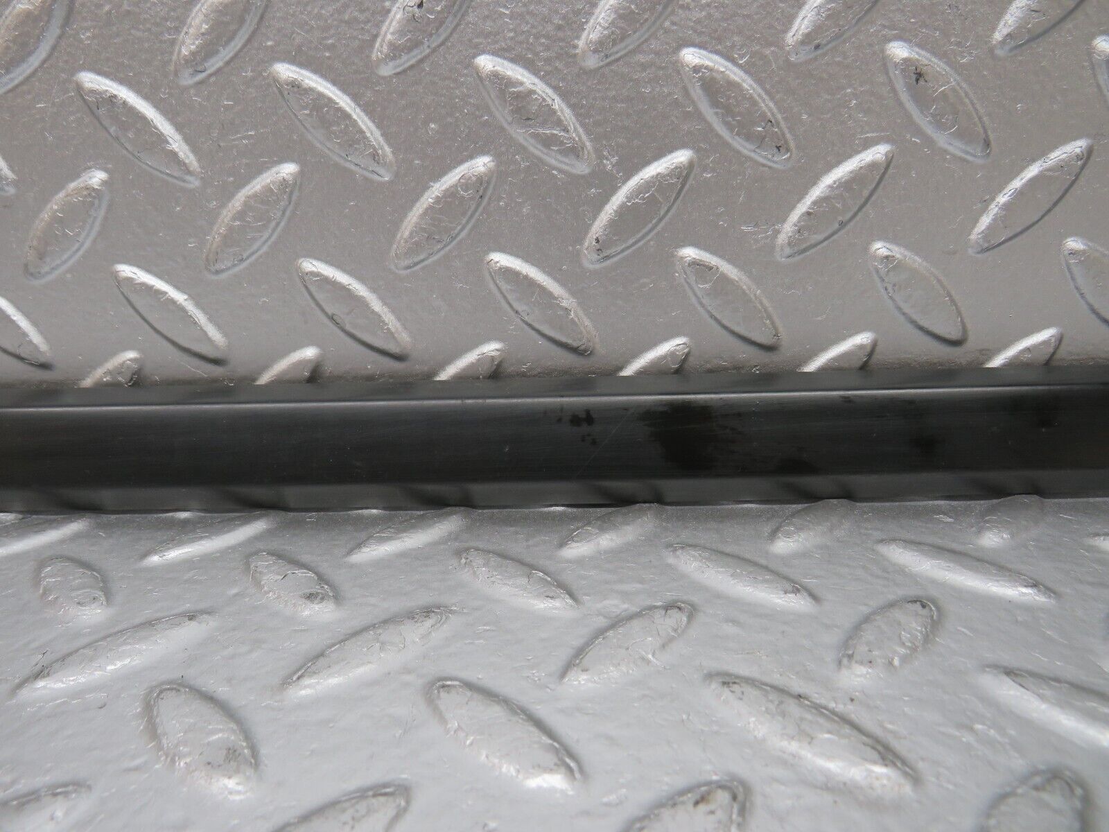 30786 Mercedes-Benz W201 190E 2.0L Rear Right Door Centre Moulding Trim