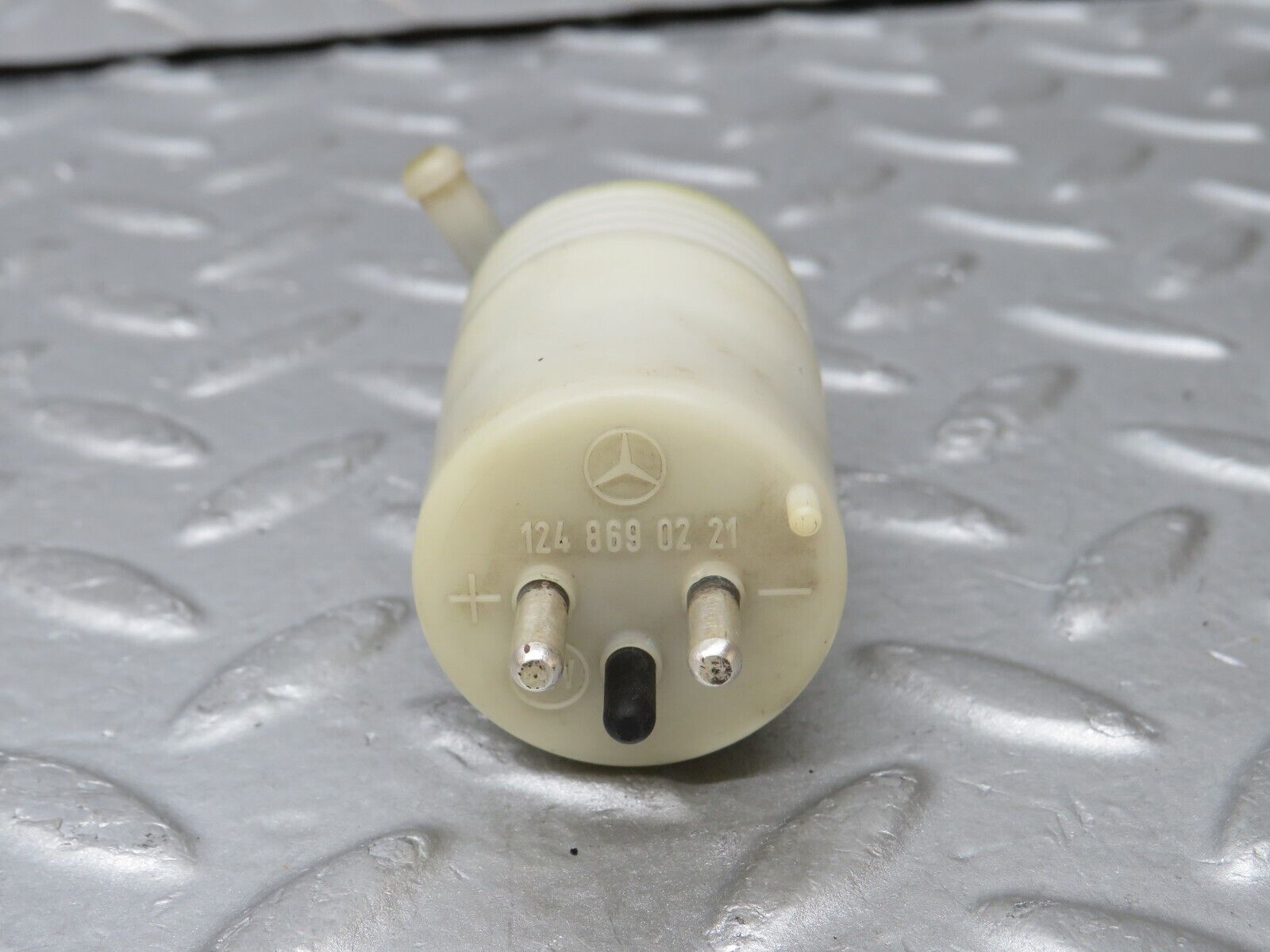 36116 Mercedes-Benz W126 420SE Windscreen Washer Pump Hella 1248690221