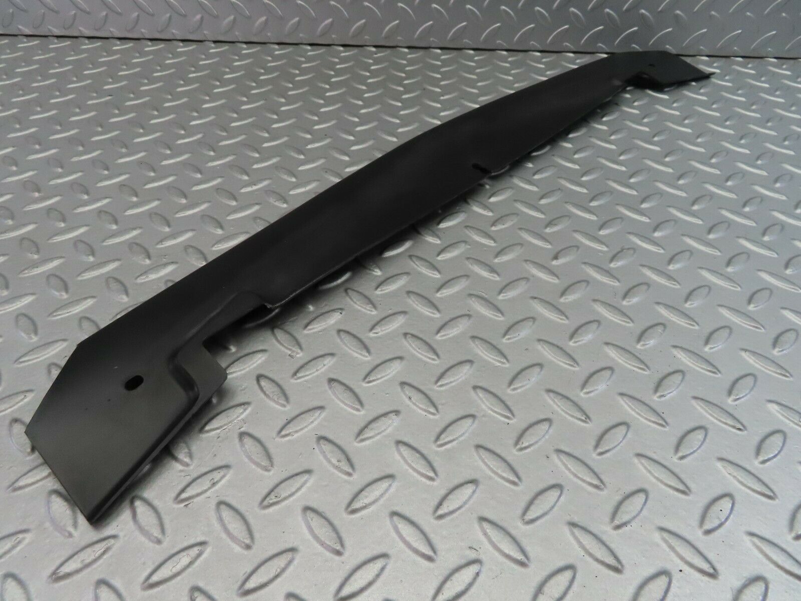 7522 Mercedes-Benz S123 230TE Wagon Front Bumper Centre Filler Trim 1238853023