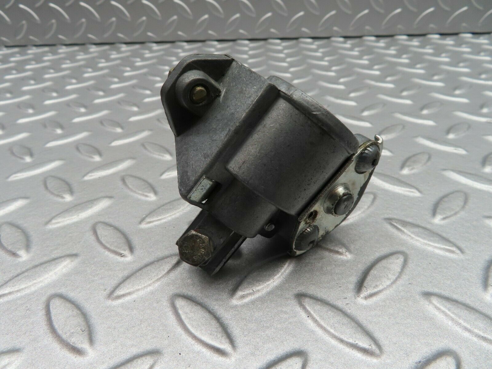 5075 Mercedes-Benz W114 280CE Coupe Vent Window Regulator Left