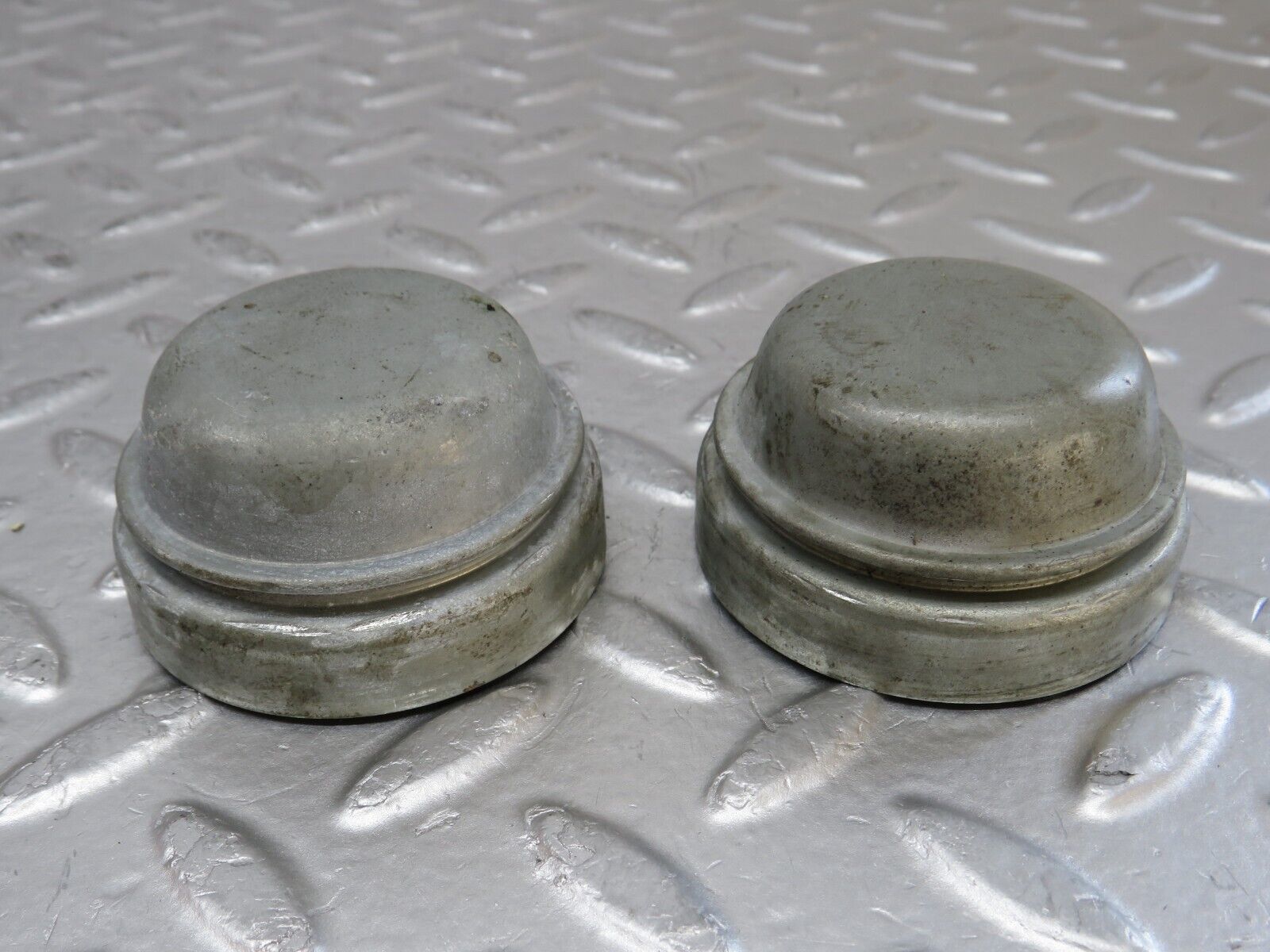 34863 Mercedes-Benz W210 320E Wheel Hub Locking Cap