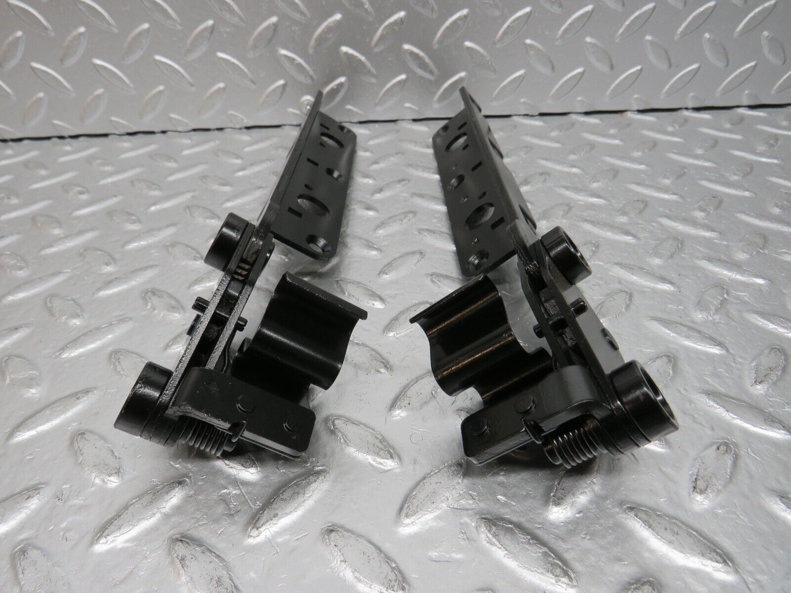 32546 Mercedes-Benz S124 300TE Wagon Trunk Floor Cover Hinge Pair