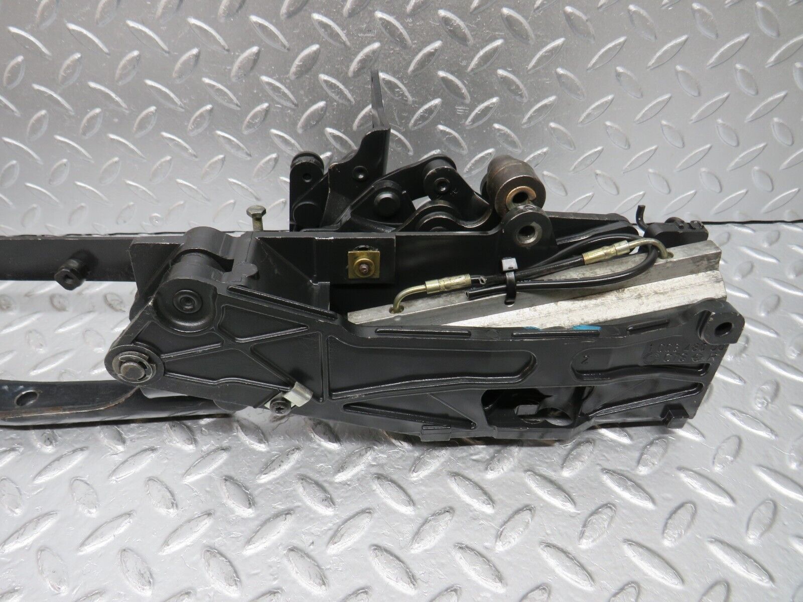 33200 Mercedes-Benz R170 Hardtop Rear Right Folding Hinge Mechanism 100348000