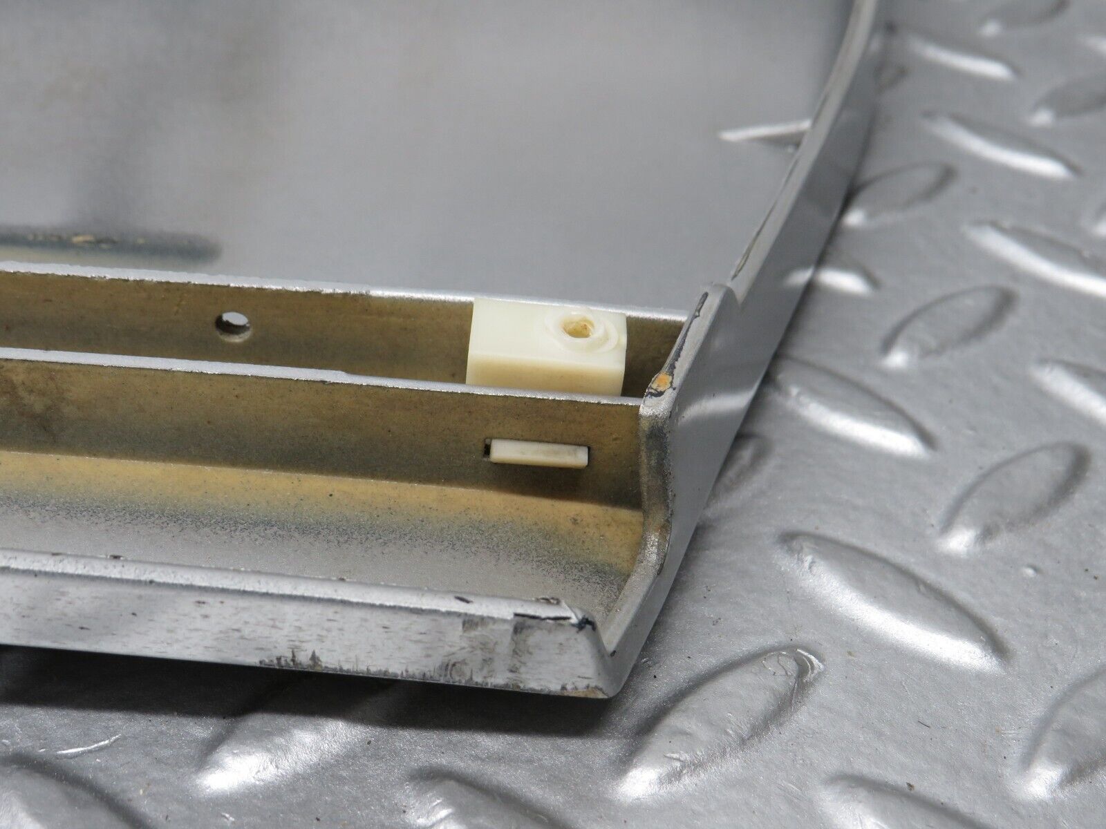 39381 Mercedes-Benz R129 320SL Coupe Right Door Lower Moulding Trim 1296902240