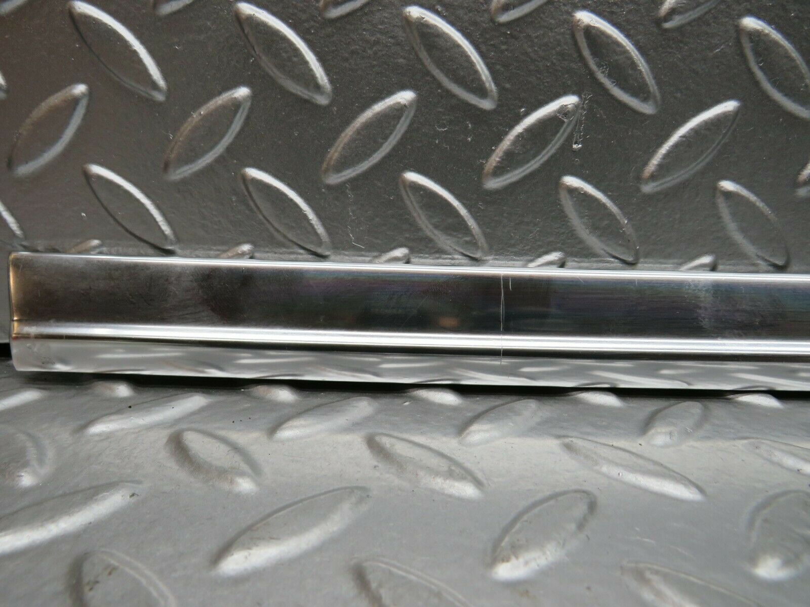 22738 Mercedes-Benz C107 450SLC Coupe Left Door Chrome Trim