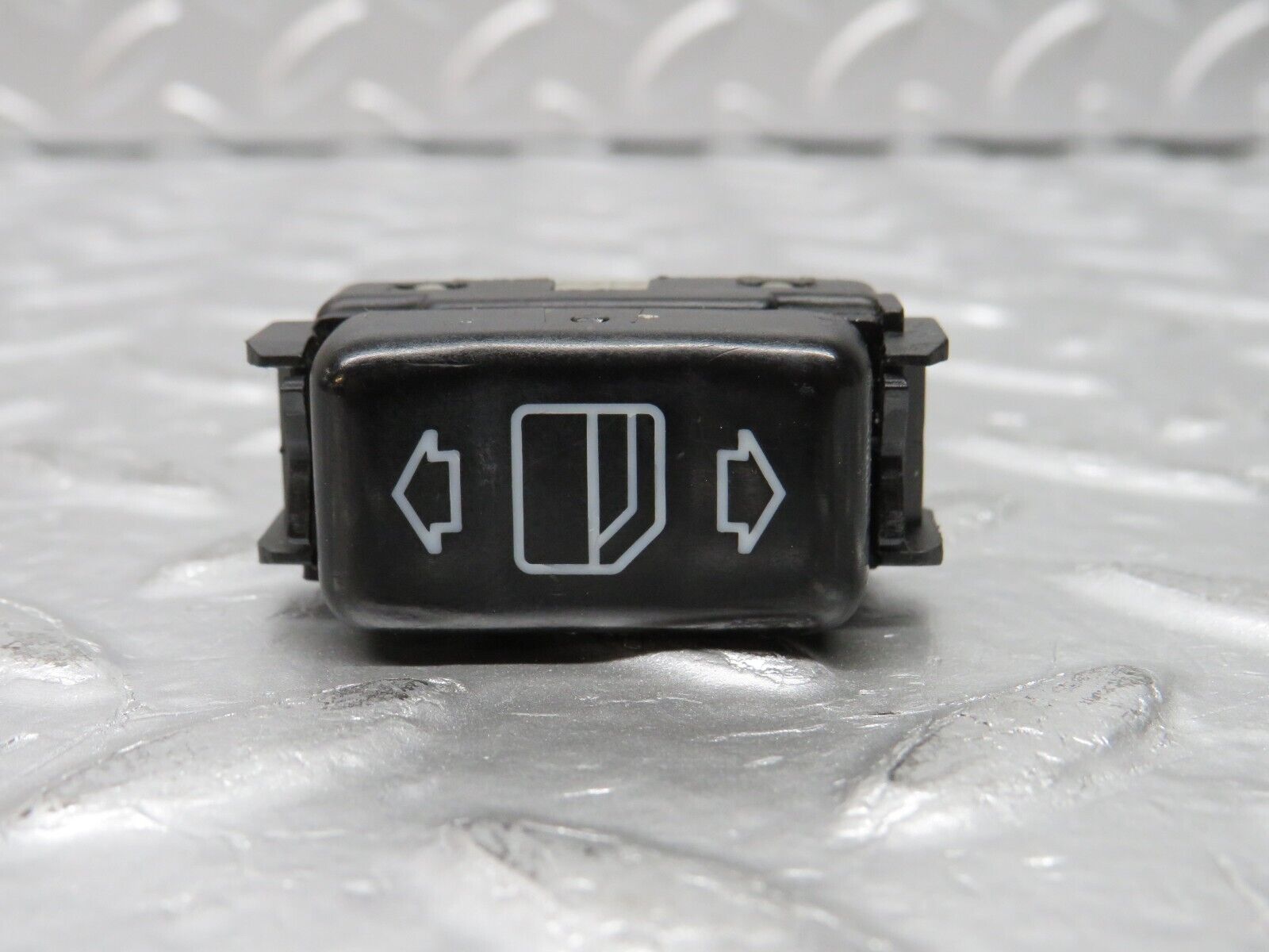 31381 Mercedes-Benz S124 220TE Electric Window Switch Right Side 1248209010