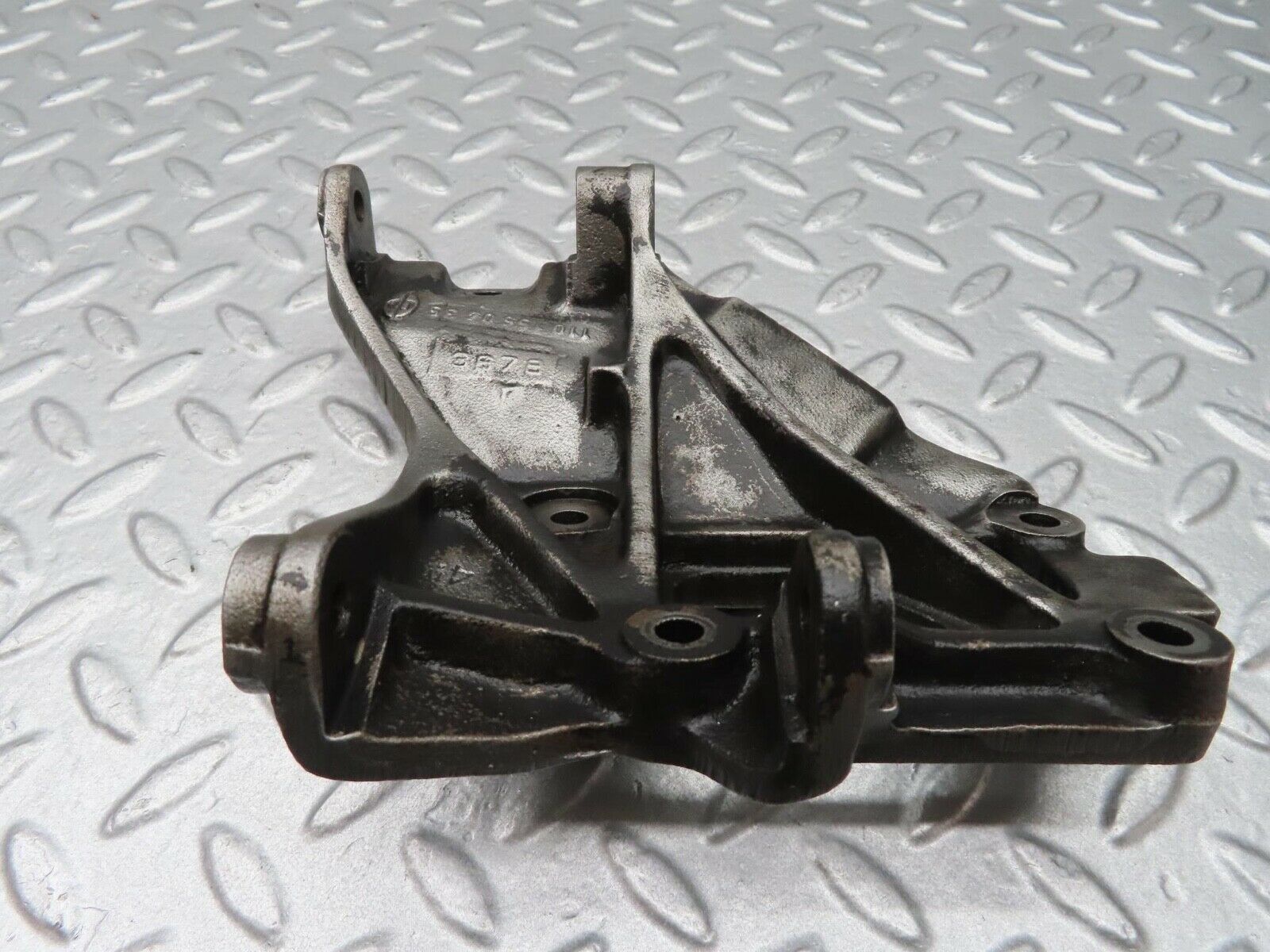 14063 Mercedes-Benz C107 280SLC Alternator Generator Bracket 1101550435