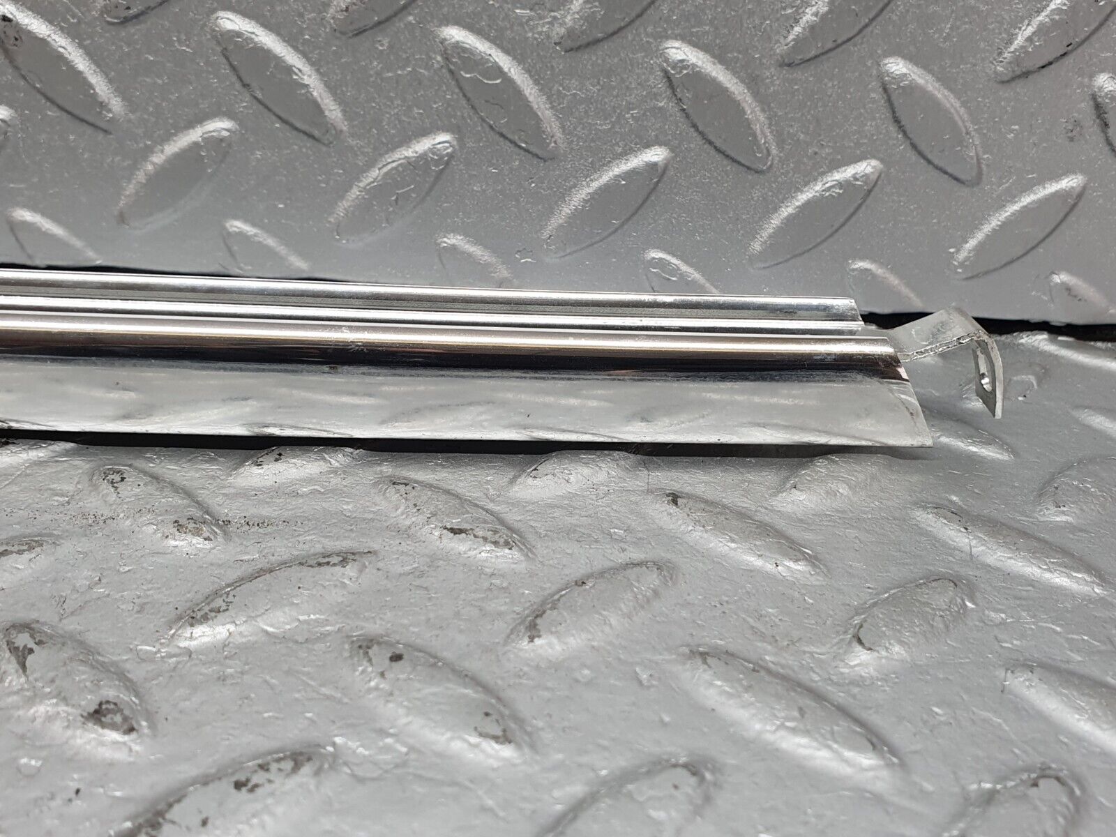 41177 Mercedes-Benz W126 300SE Rear Right Door Chrome Window Channel