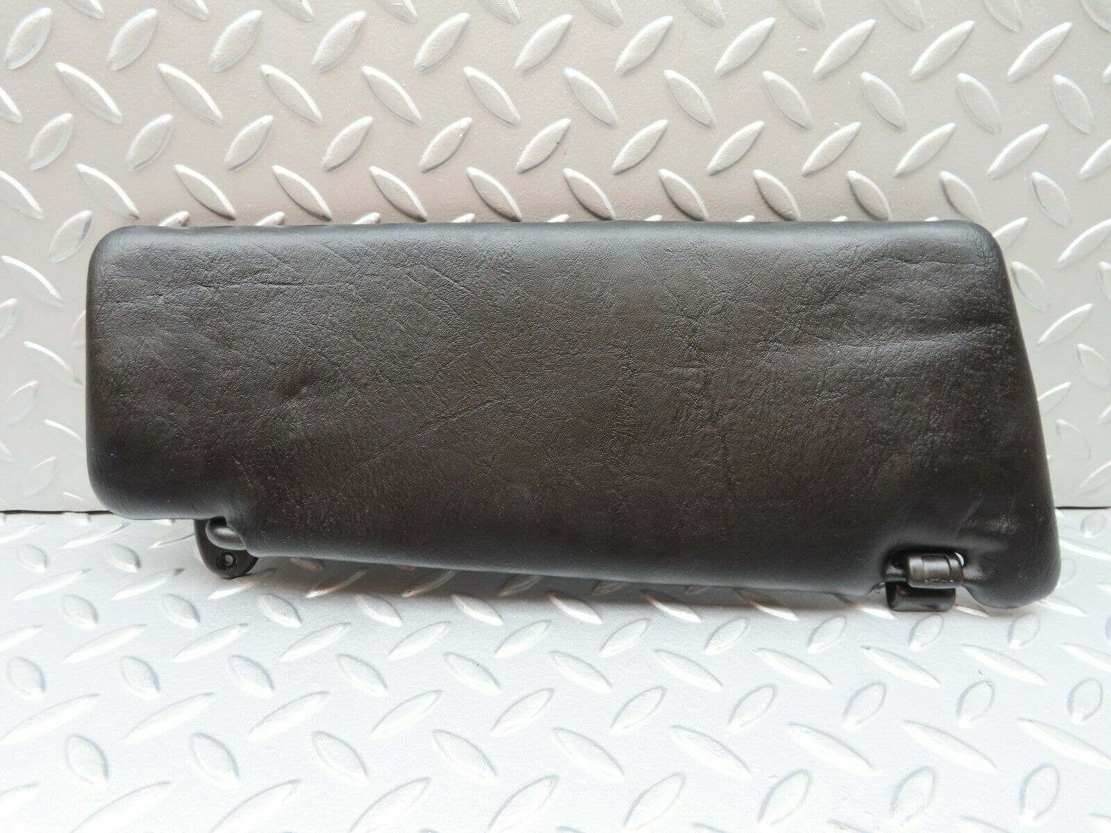 3844 Mercedes-Benz S123 Wagon 200T Sun Visor Left Side Black