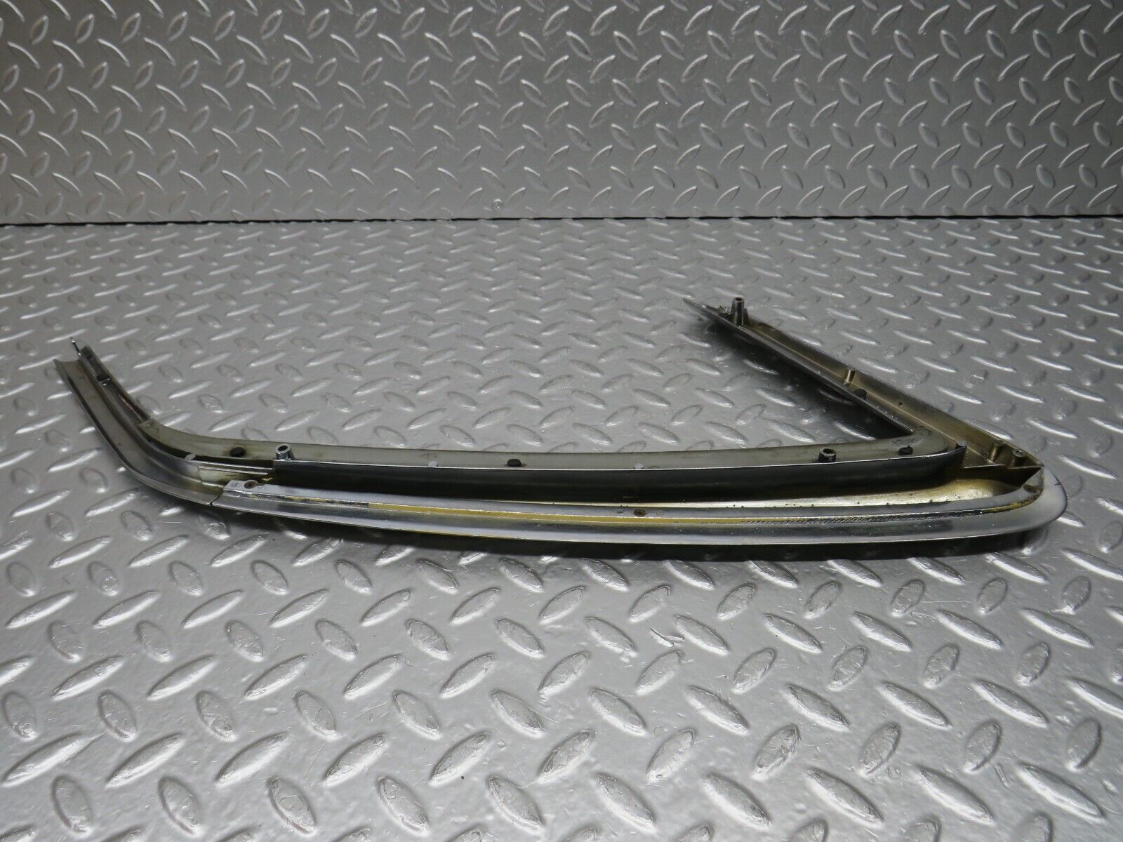 0696 Mercedes-Benz C107 350SLC Coupe Window Trim Chrome Left Side 1076980189
