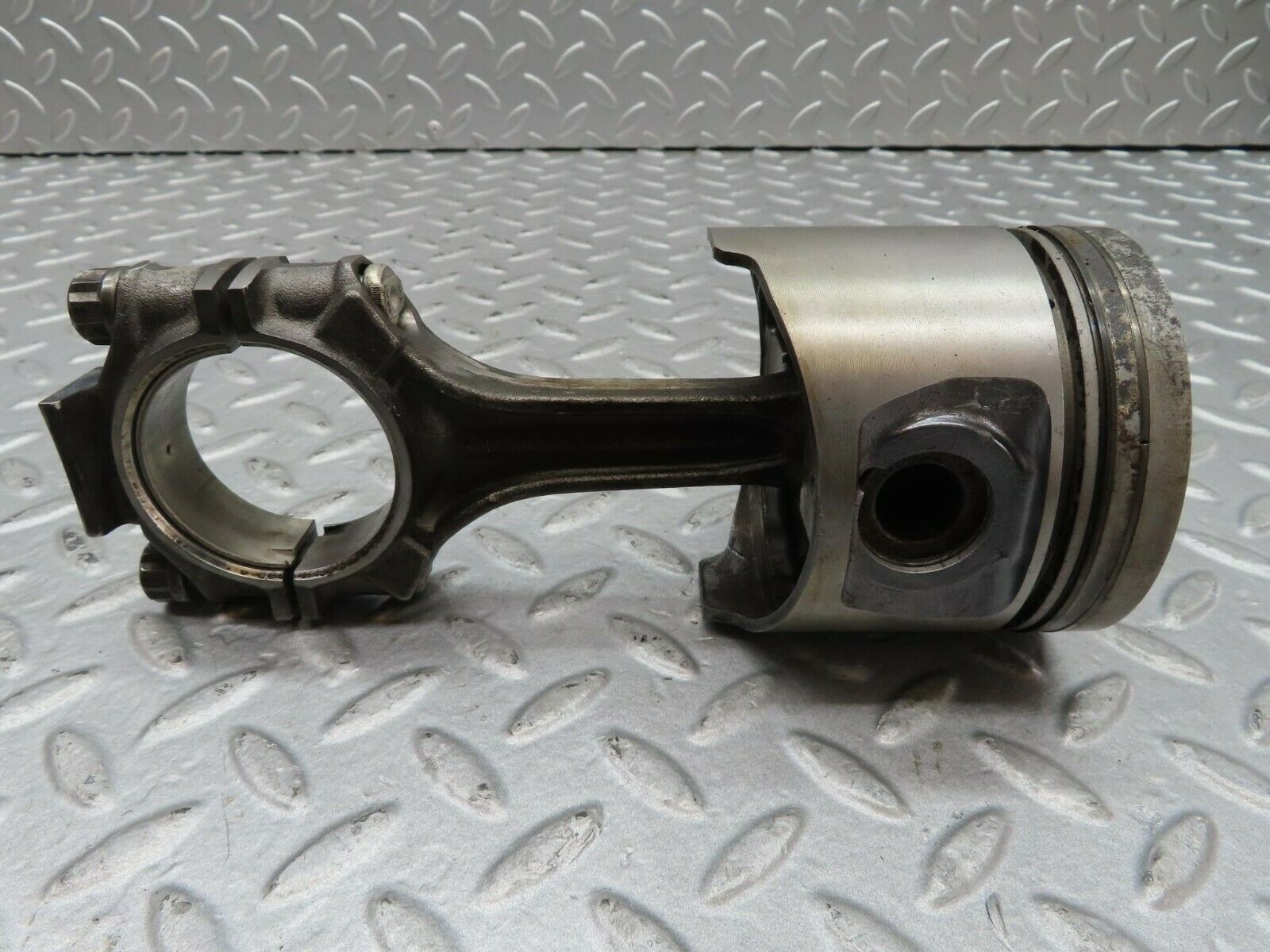 16572 Mercedes-Benz C107 350SLC Coupe Piston With Connecting Rod 92 mm