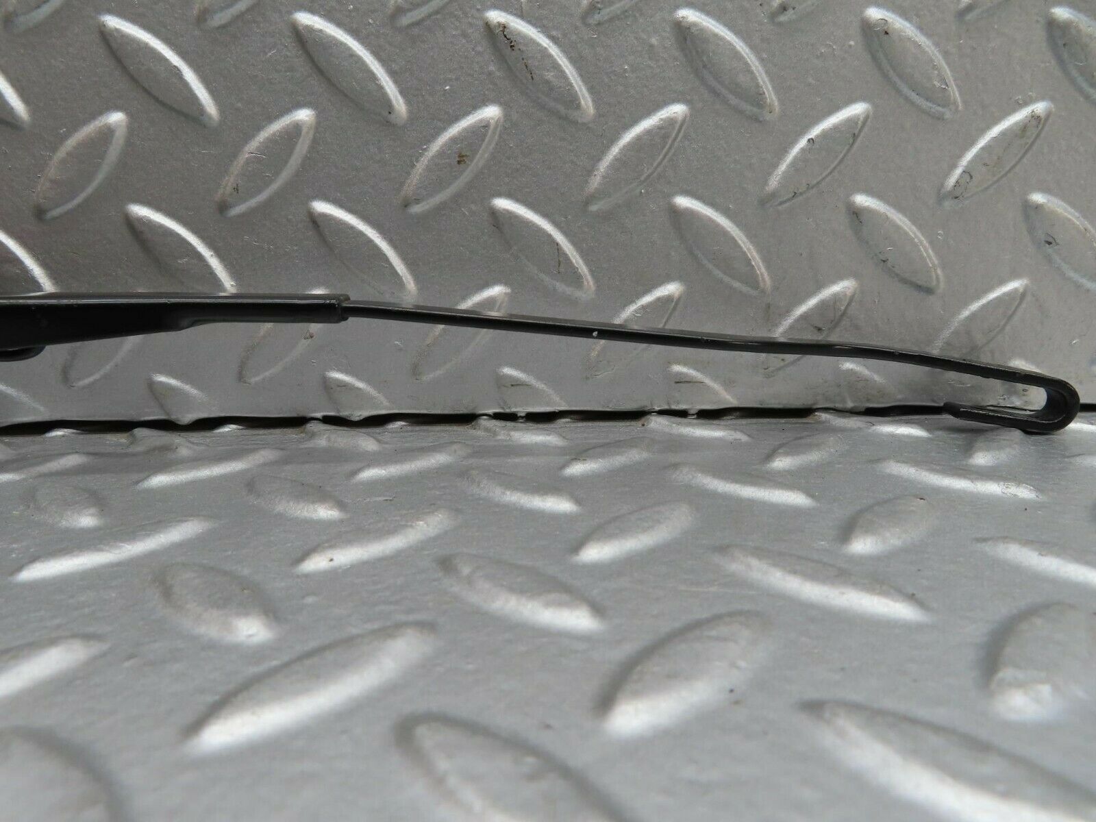 15249 Mercedes-Benz W123 230E Wiper Arm Bosch Left 3399990553