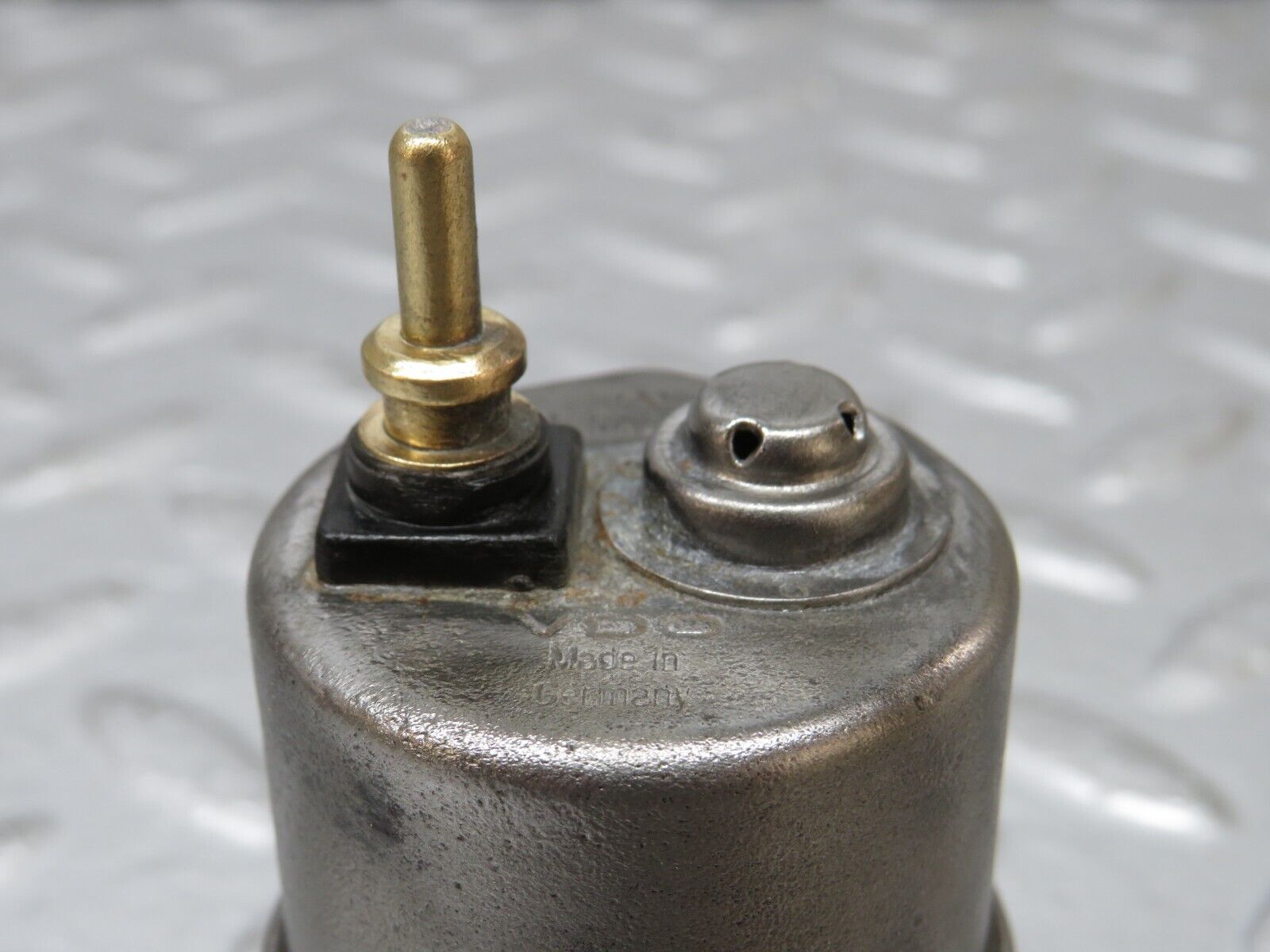 34484 Mercedes-Benz C126 380SEC Coupe Oil Pressure Sensor 0055421817