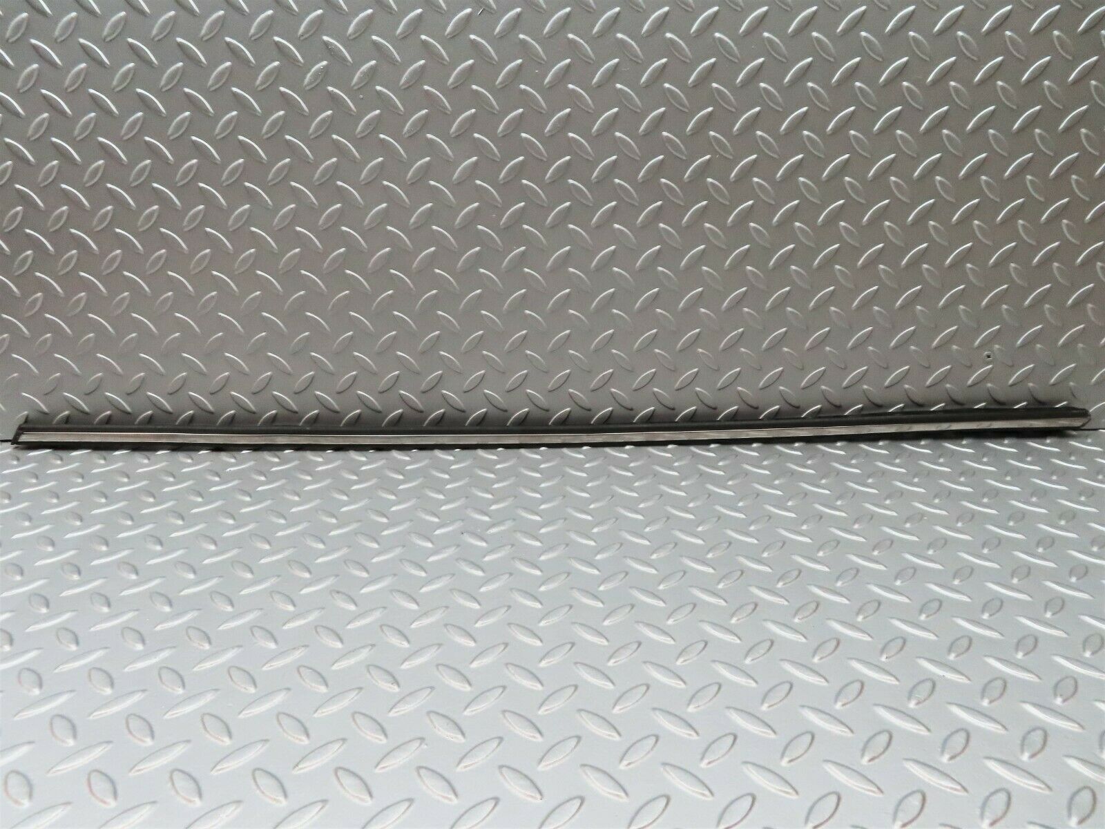 3695 Mercedes-Benz S123 200T Wagon Centre Door Chrome Trim Front Right