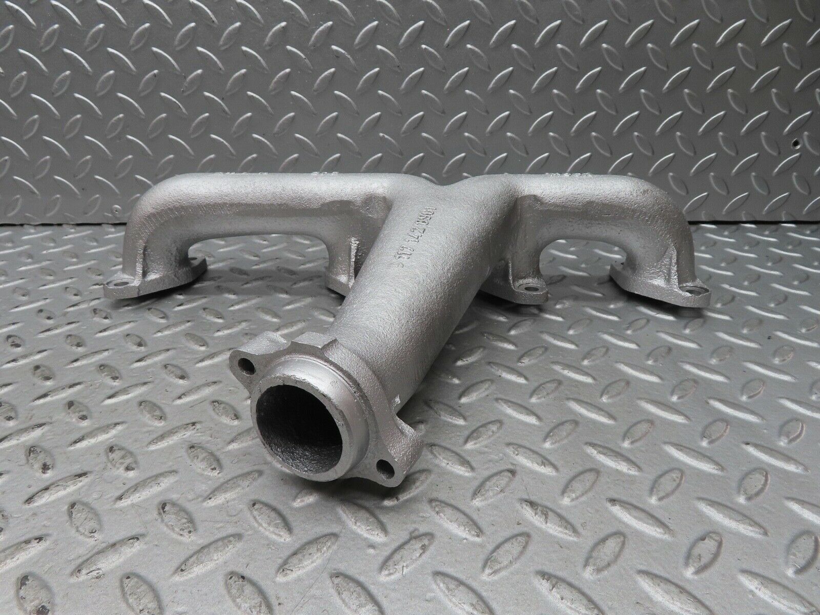 17784 Mercedes-Benz W116 450SEL Exhaust Manifold Right Side 1171428901
