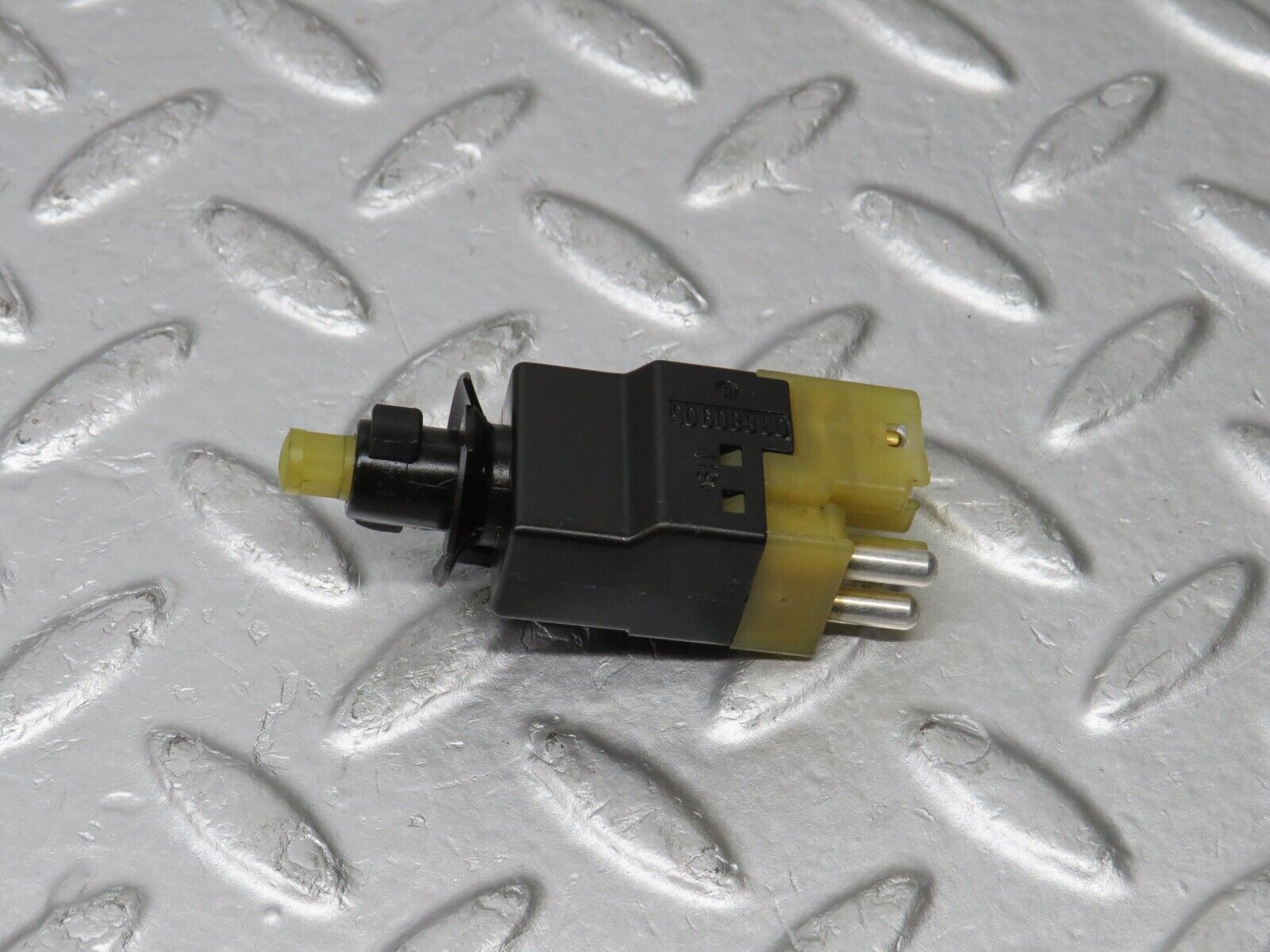 38399 Mercedes-Benz R129 280SL Coupe Brake Light Switch 0005459909 03880905