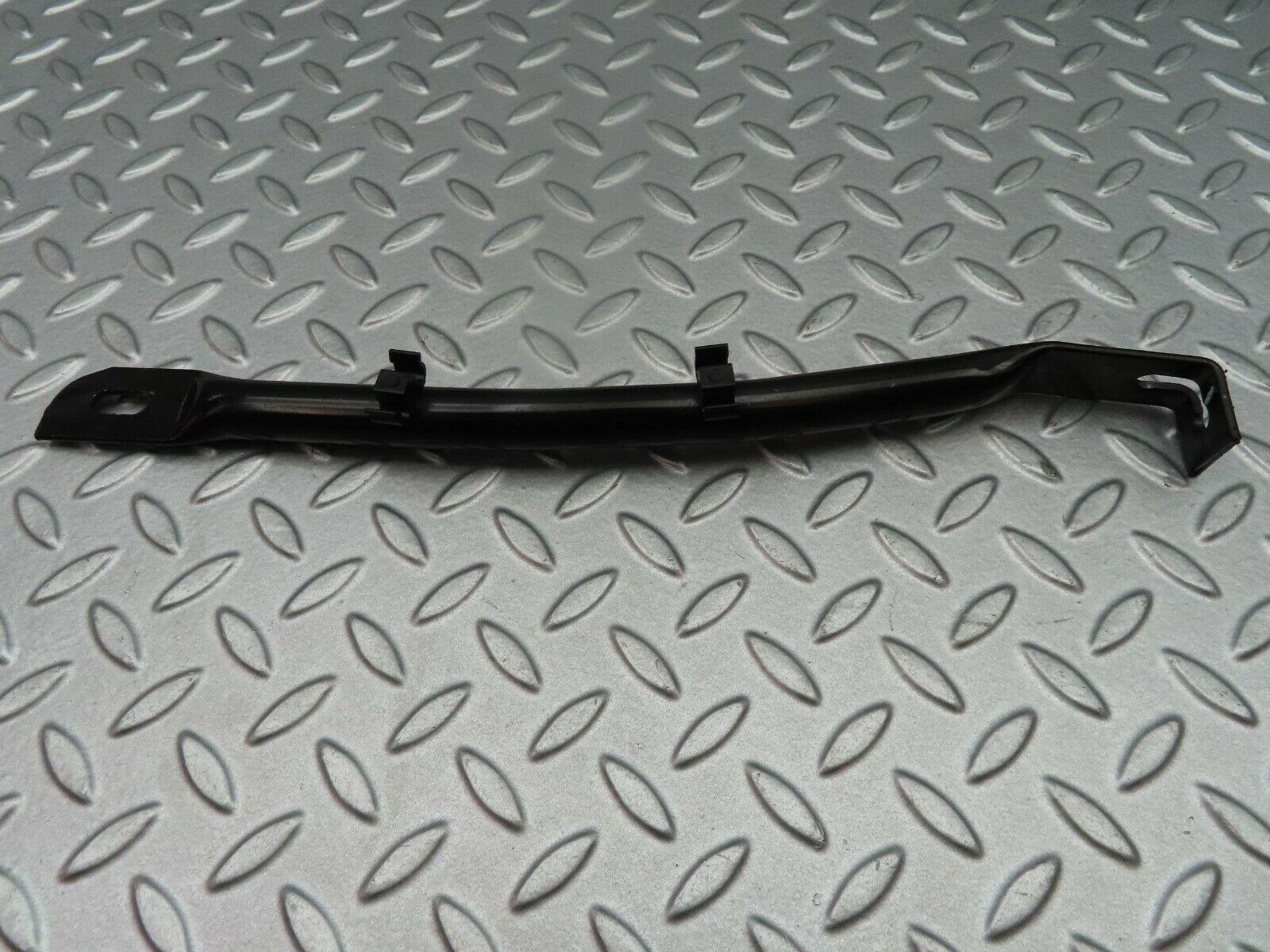 5364 Mercedes-Benz W124 230E Dashboard Bracket