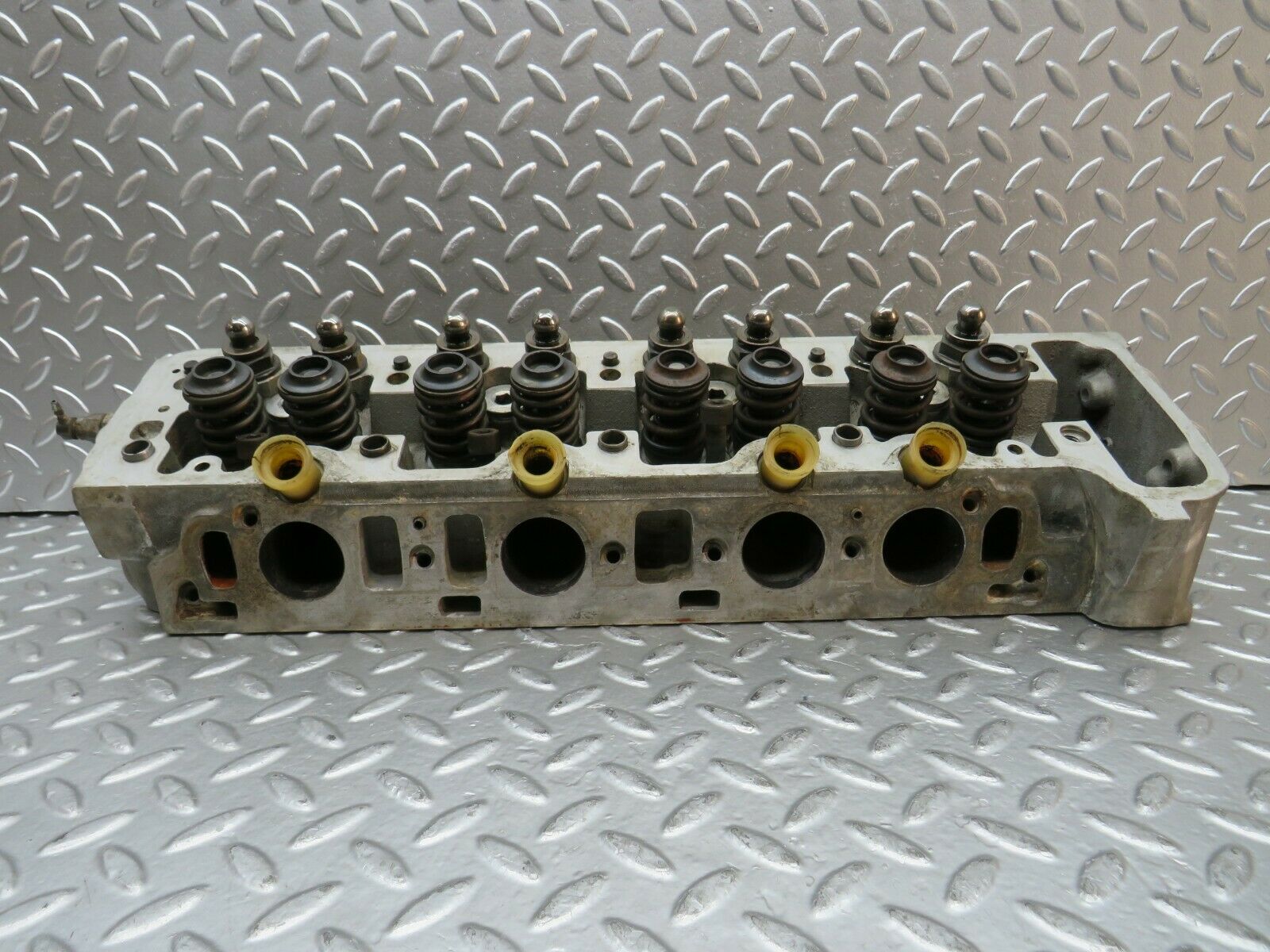 22820 Mercedes-Benz C107 450SLC Coupe Cylinder Head Left 1160162601