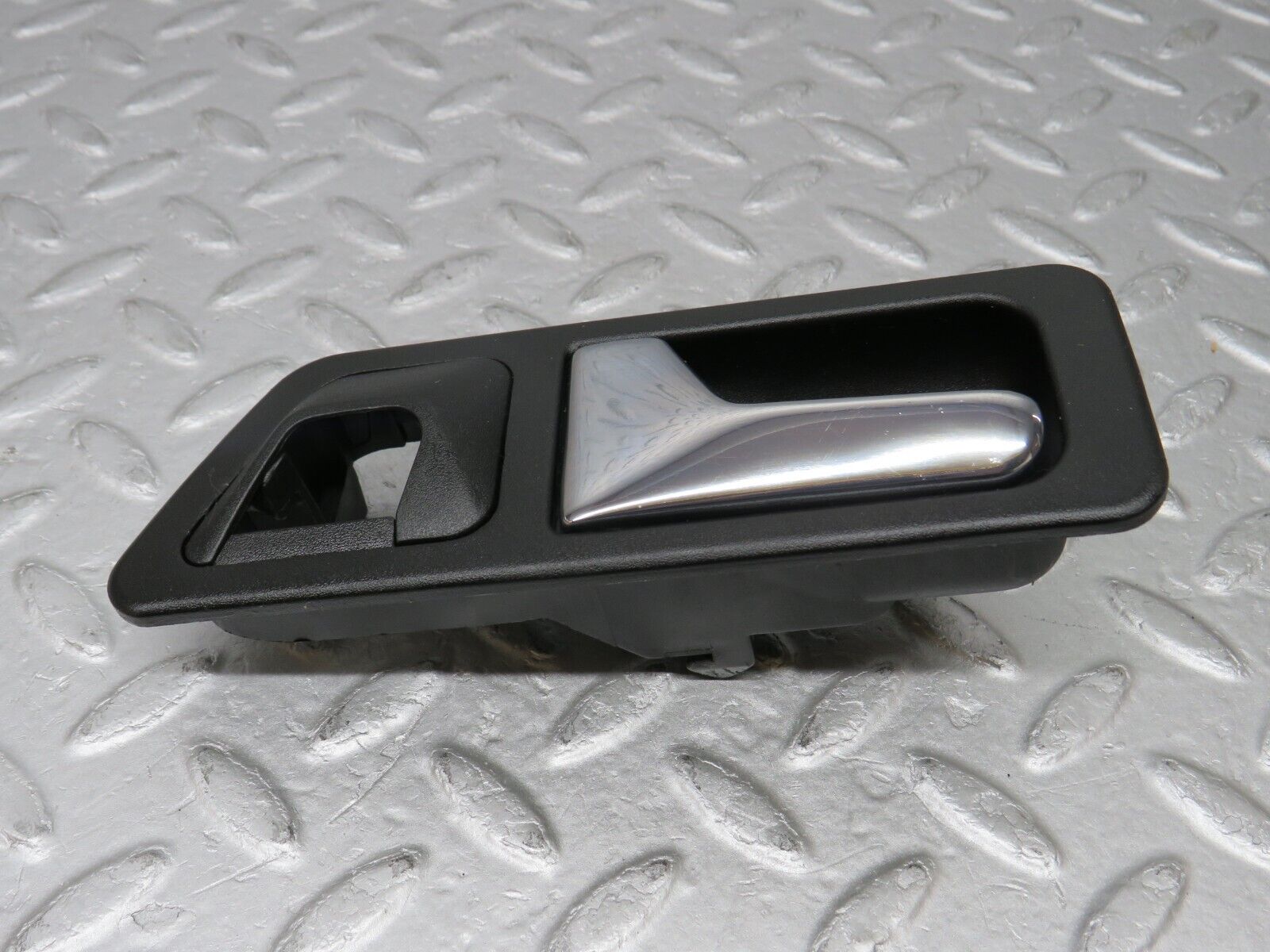 36619 Mercedes-Benz W201 190E 2.0L Left Interior Door Handle 2017660164